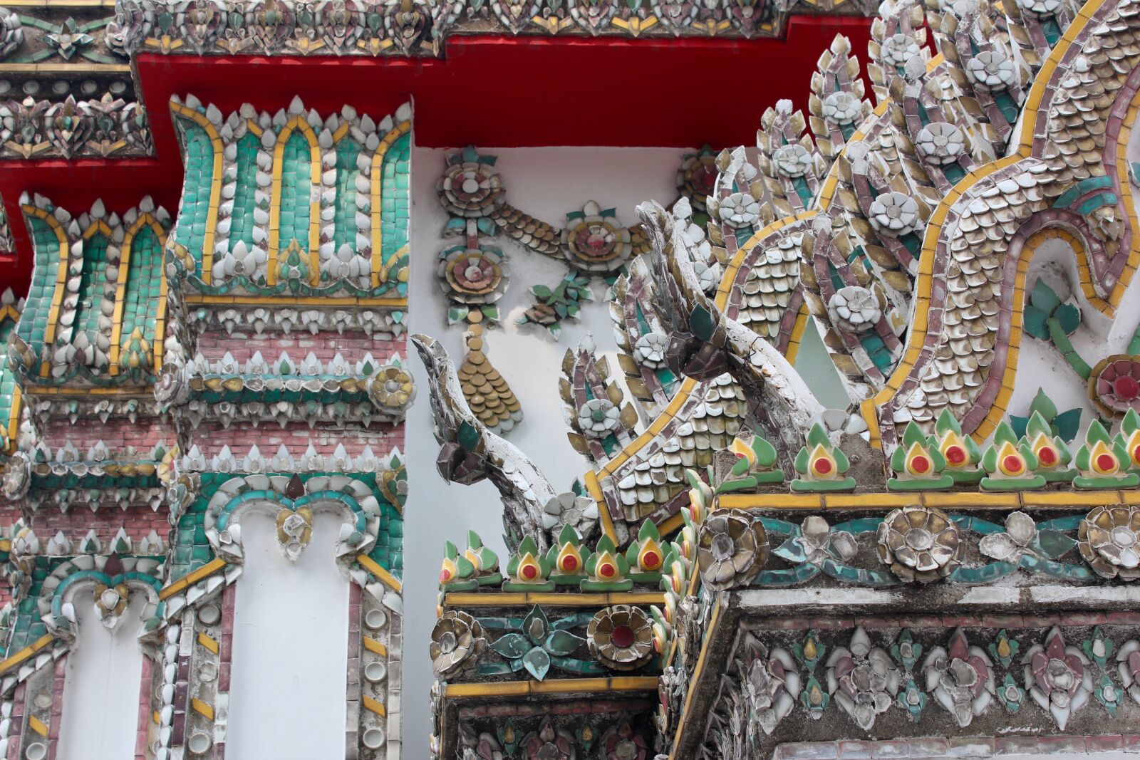 Canon EOS 600D (Rebel EOS T3i / EOS Kiss X5) sample photo. Mosaic, tiles, colorful photography
