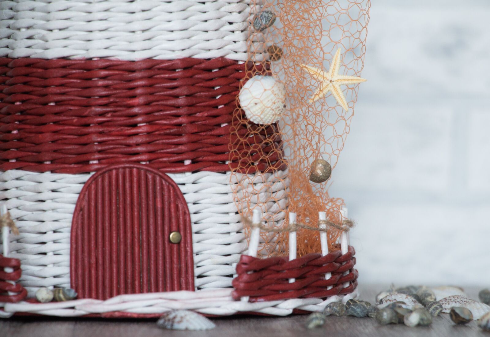 Canon EOS 650D (EOS Rebel T4i / EOS Kiss X6i) sample photo. Handmade, red, white photography