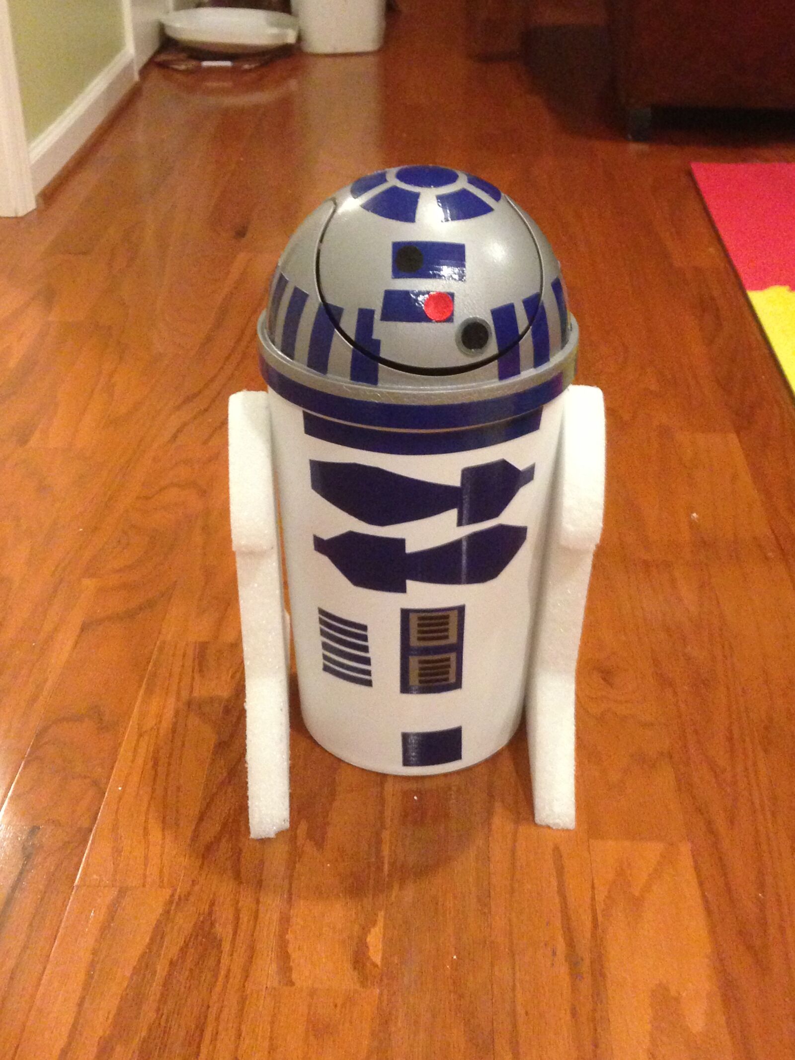 Apple iPhone 5 sample photo. R2d2, star wars, droid photography