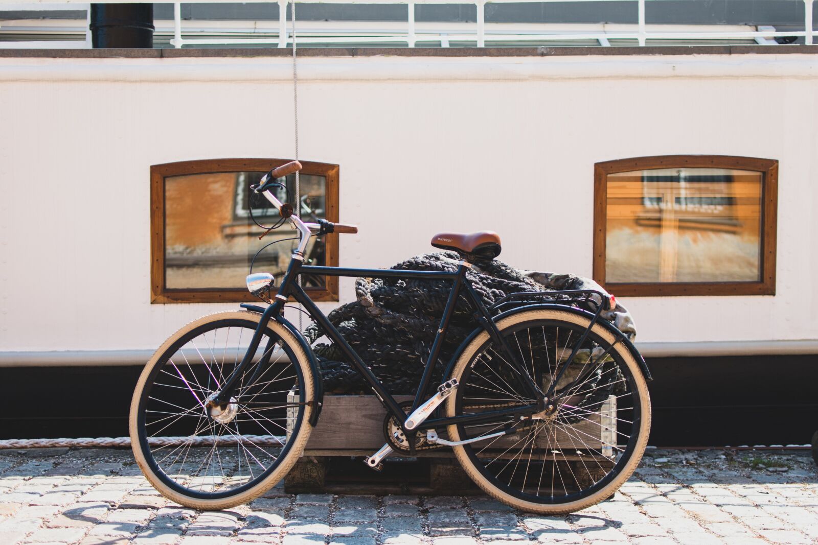 Nikon D5500 sample photo. Bicycle, bike, cobblestones photography