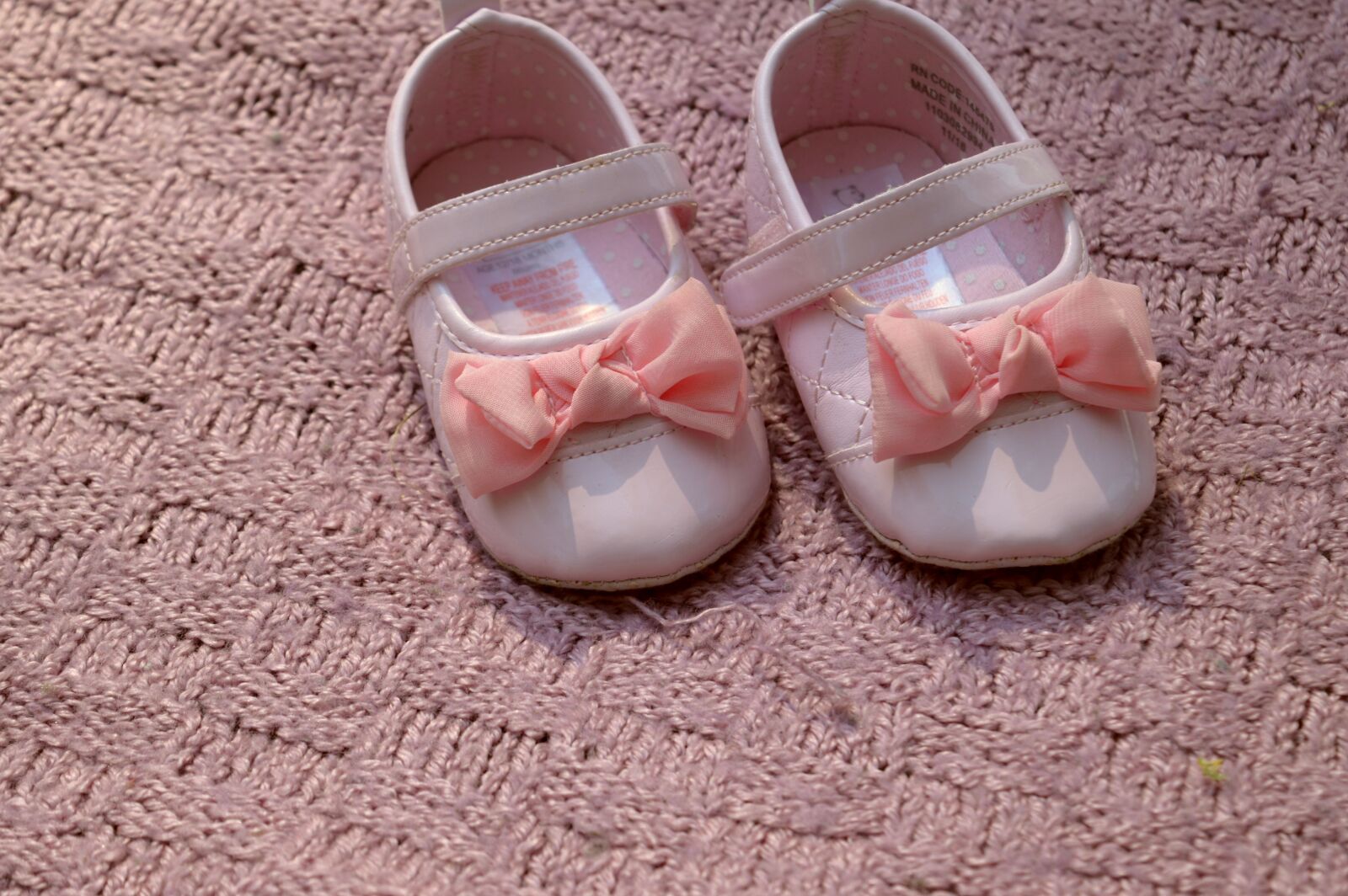 Nikon D3200 sample photo. Baby, shoe, cute photography