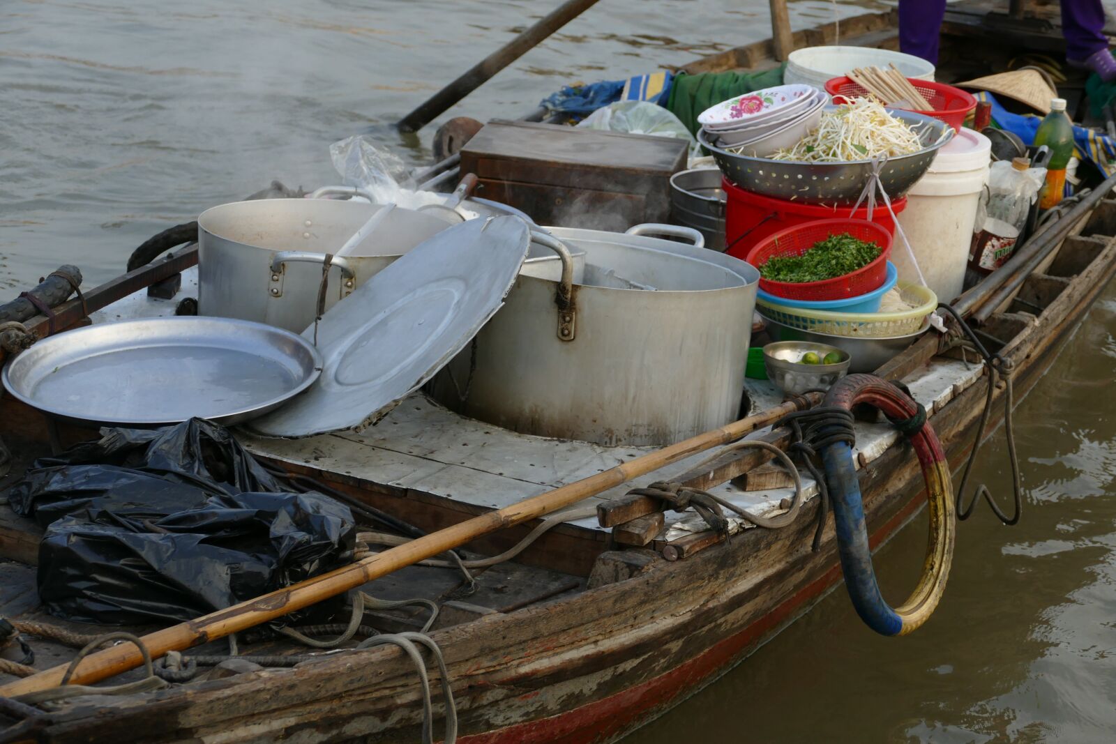 Panasonic Lumix DMC-FZ1000 sample photo. Vietnam, asia, kitchen photography