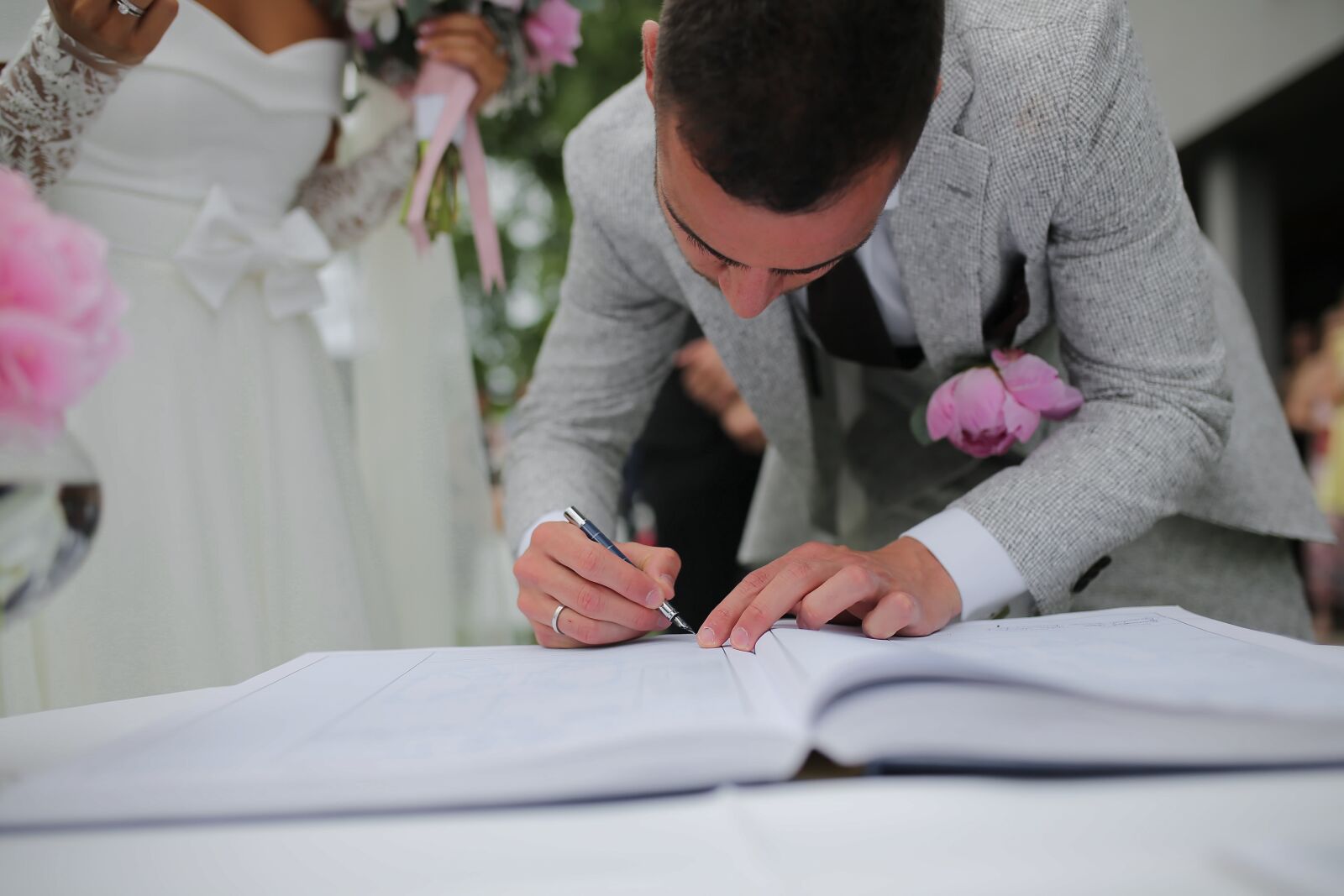 Canon EOS 5D Mark III sample photo. Groom, signature, document, marriage photography
