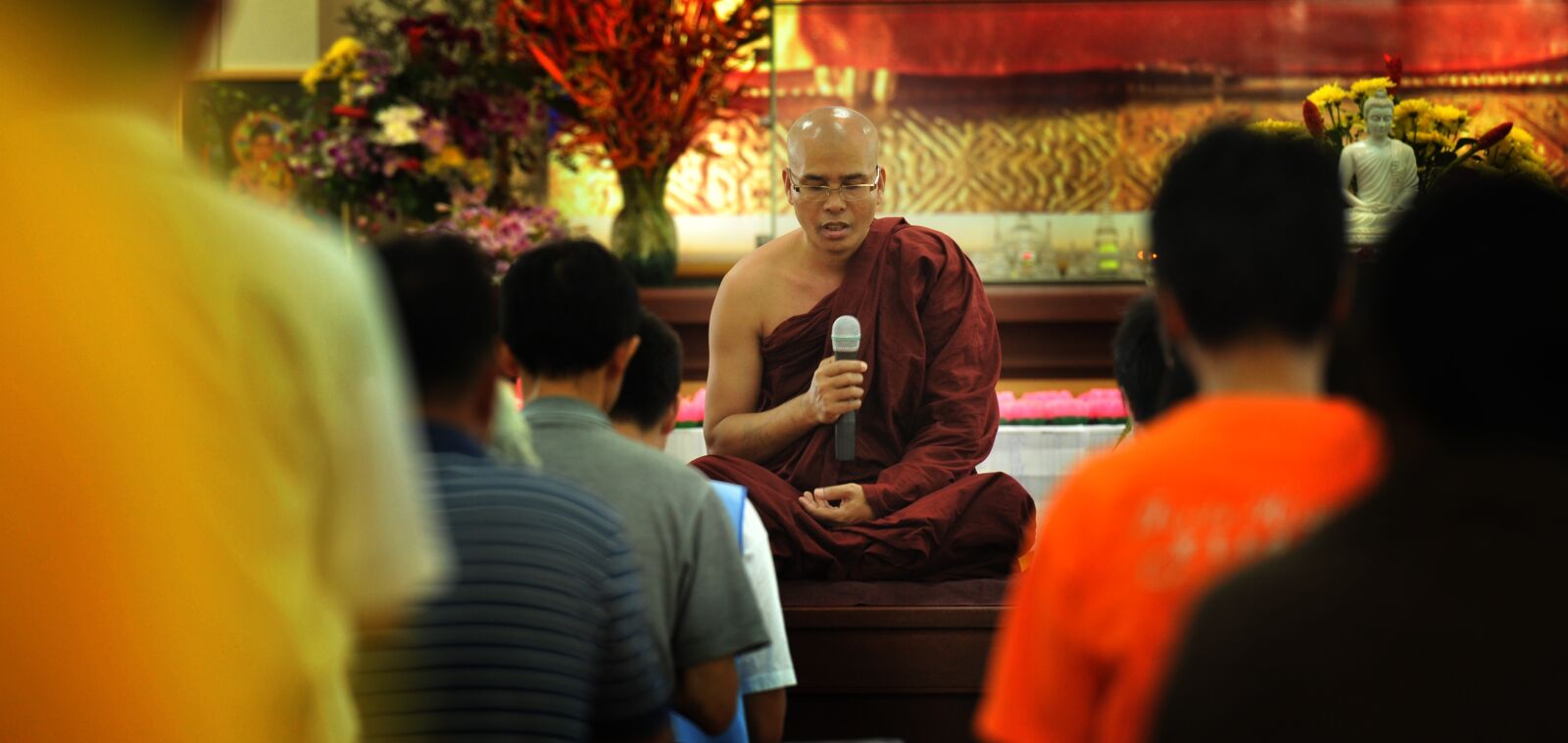 Nikon D3 sample photo. Theravada buddhism, monk blessing photography