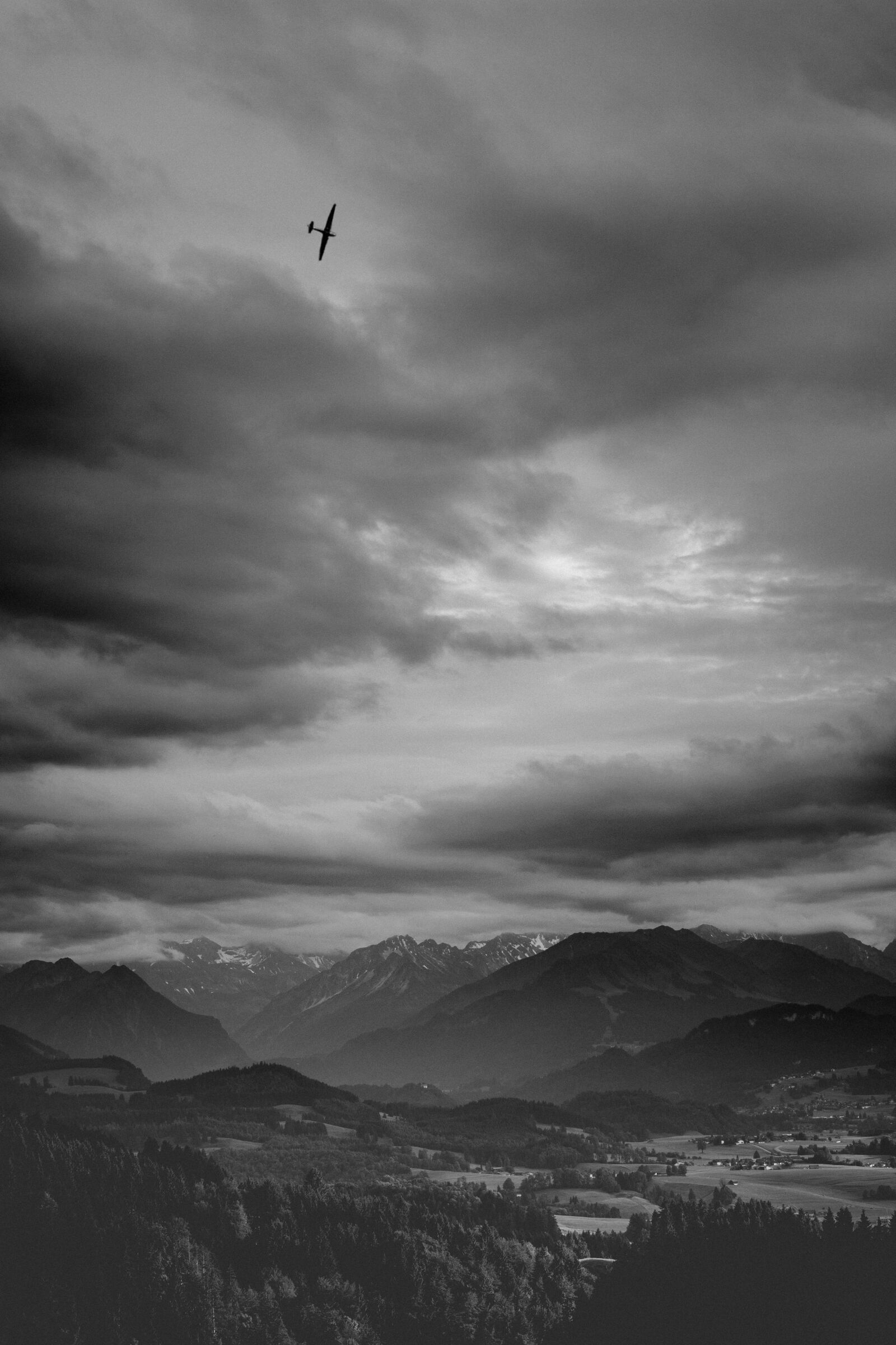 Canon EOS 600D (Rebel EOS T3i / EOS Kiss X5) sample photo. Alpine, allgäu, black photography