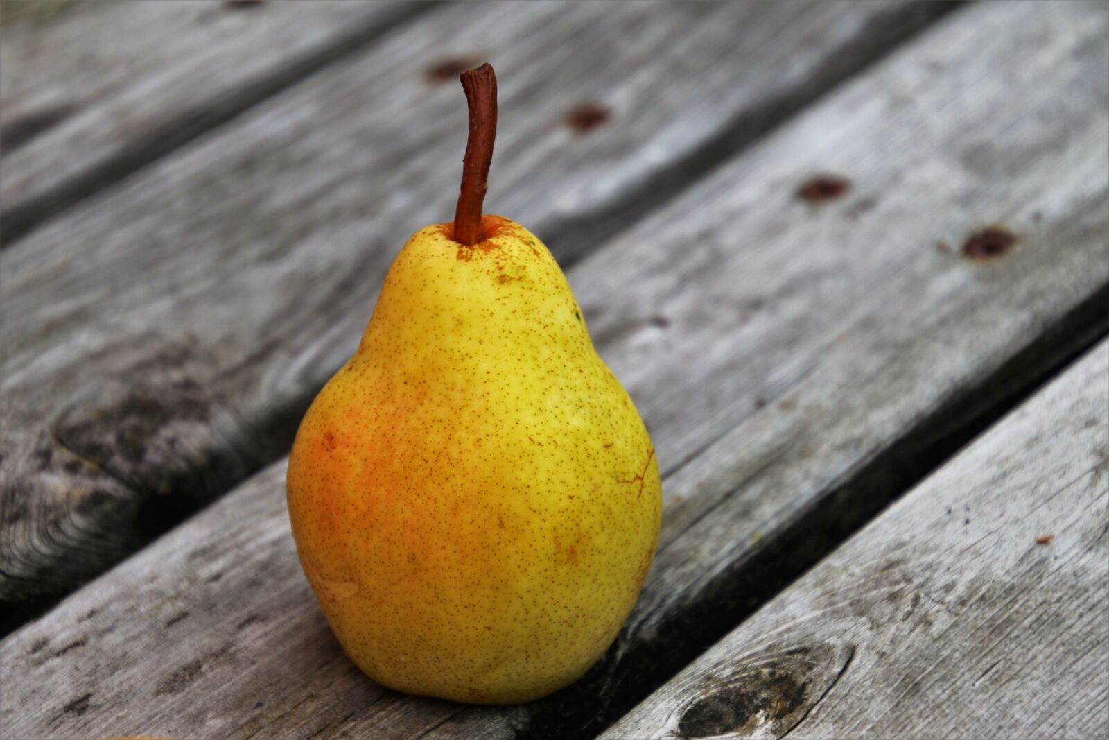 Canon EOS 80D sample photo. Pear, fruit, vitamins photography