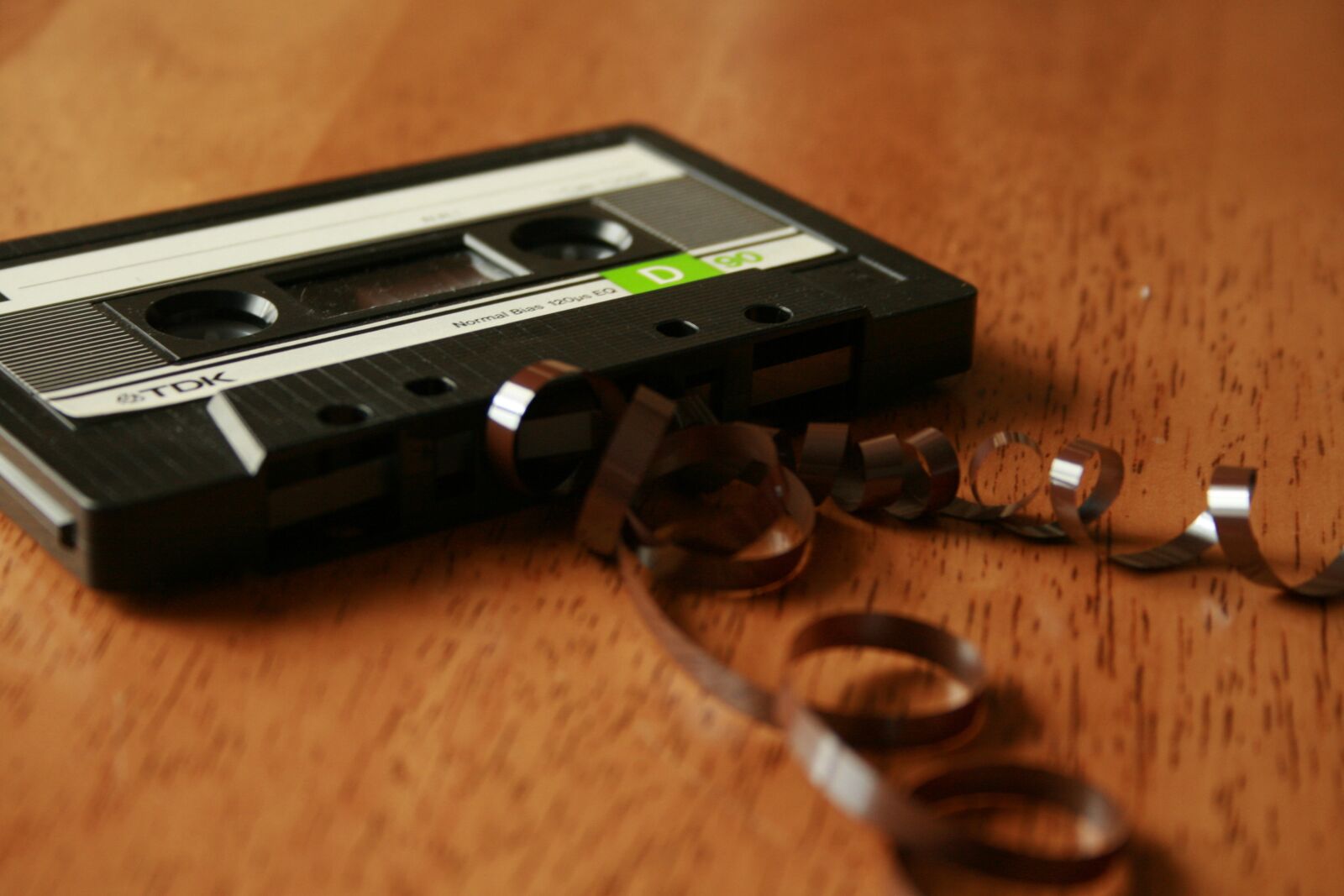 Canon EOS 400D (EOS Digital Rebel XTi / EOS Kiss Digital X) sample photo. Cassette, music, vintage photography