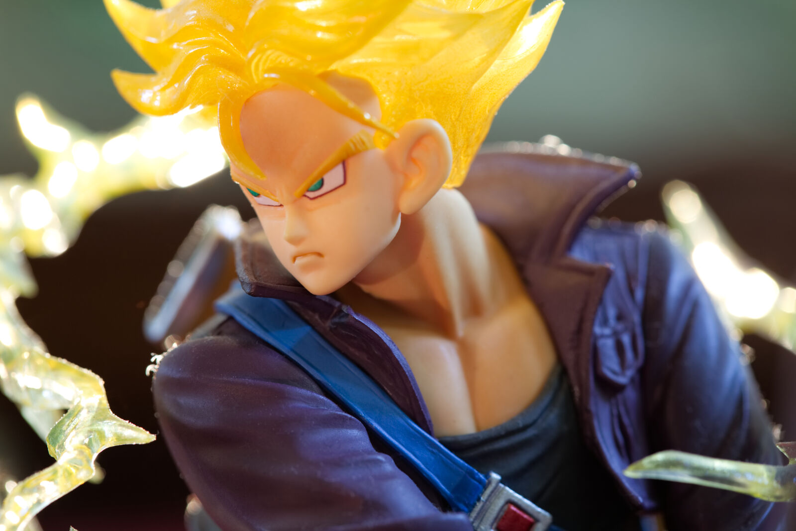 Canon EF 100mm F2.8 Macro USM sample photo. Action, figure, blurred, background photography