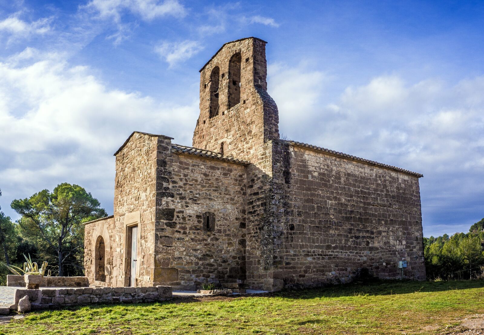 Sony E 16-50mm F3.5-5.6 PZ OSS sample photo. Hermitage, temple, architecture photography