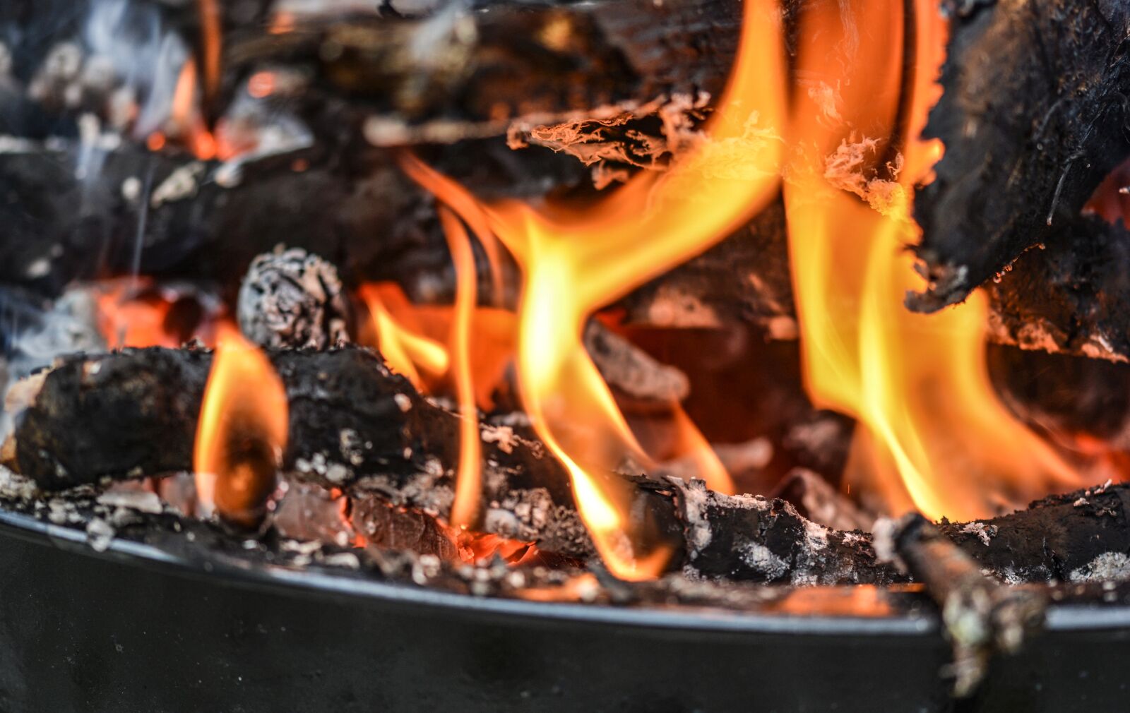 Nikon D5200 sample photo. Flames, fire, hot photography
