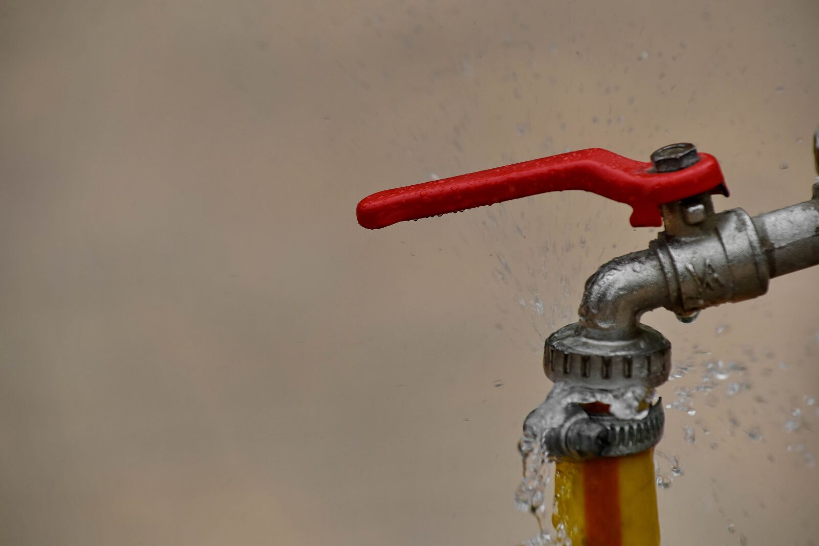 Nikon D5500 sample photo. Splash, water, faucet, pipe photography