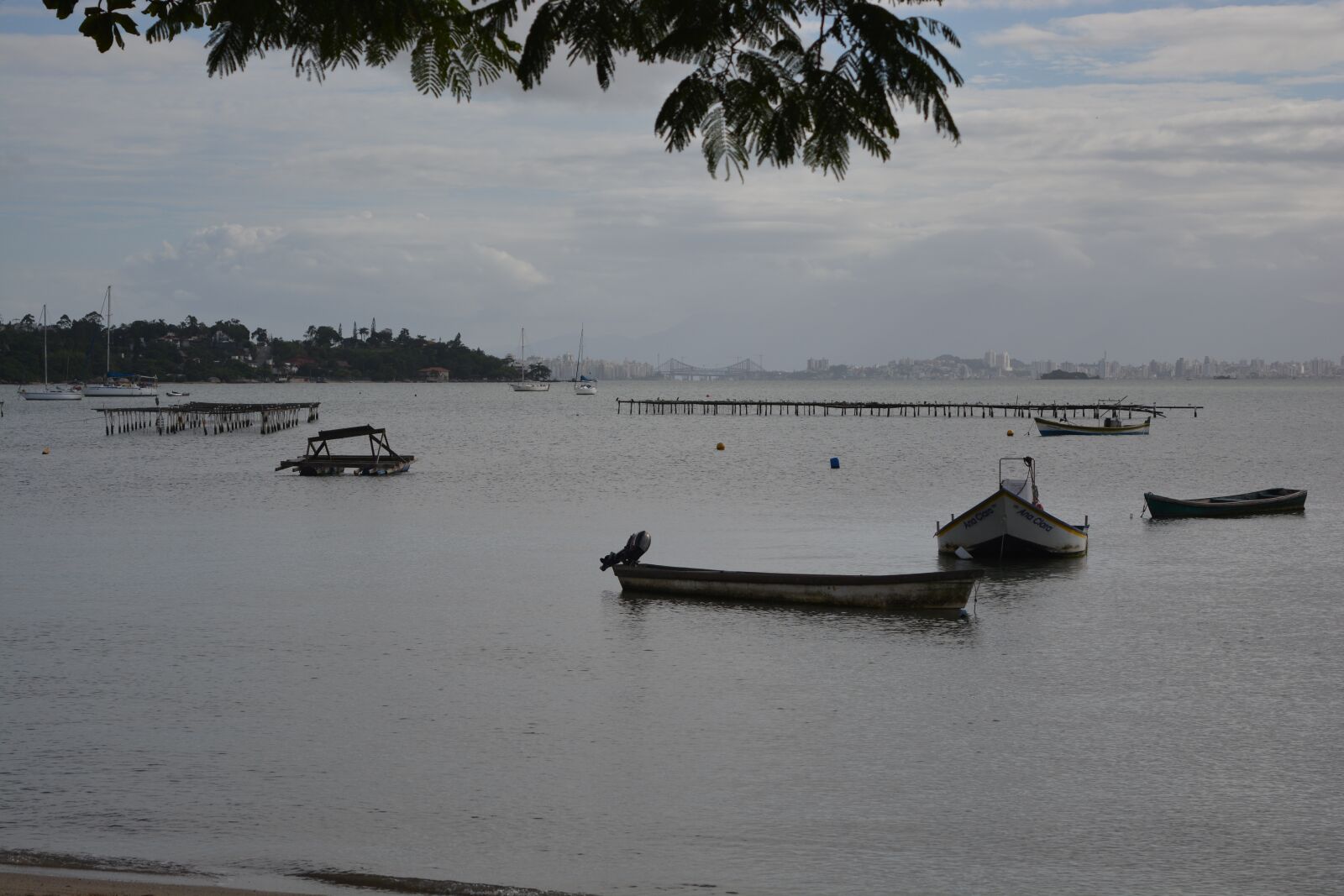 Nikon D5200 sample photo. Beach, boats, florianópolis photography