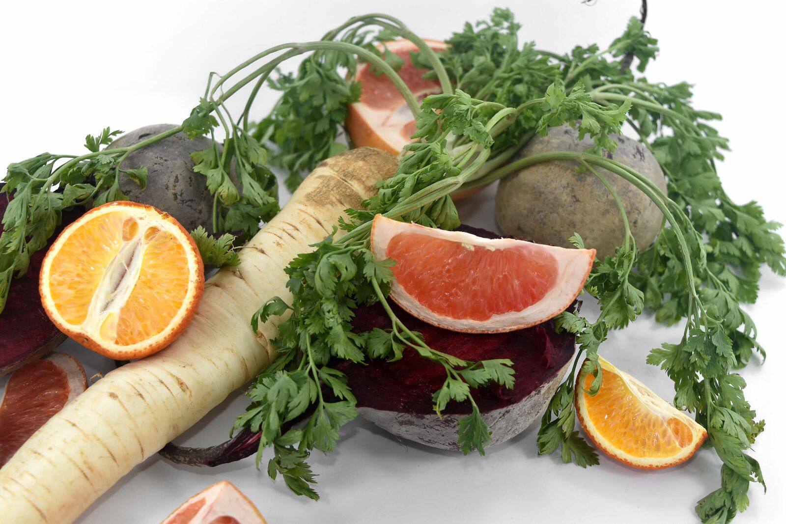 Nikon D5500 sample photo. Beetroot, grapefruit, orange peel photography
