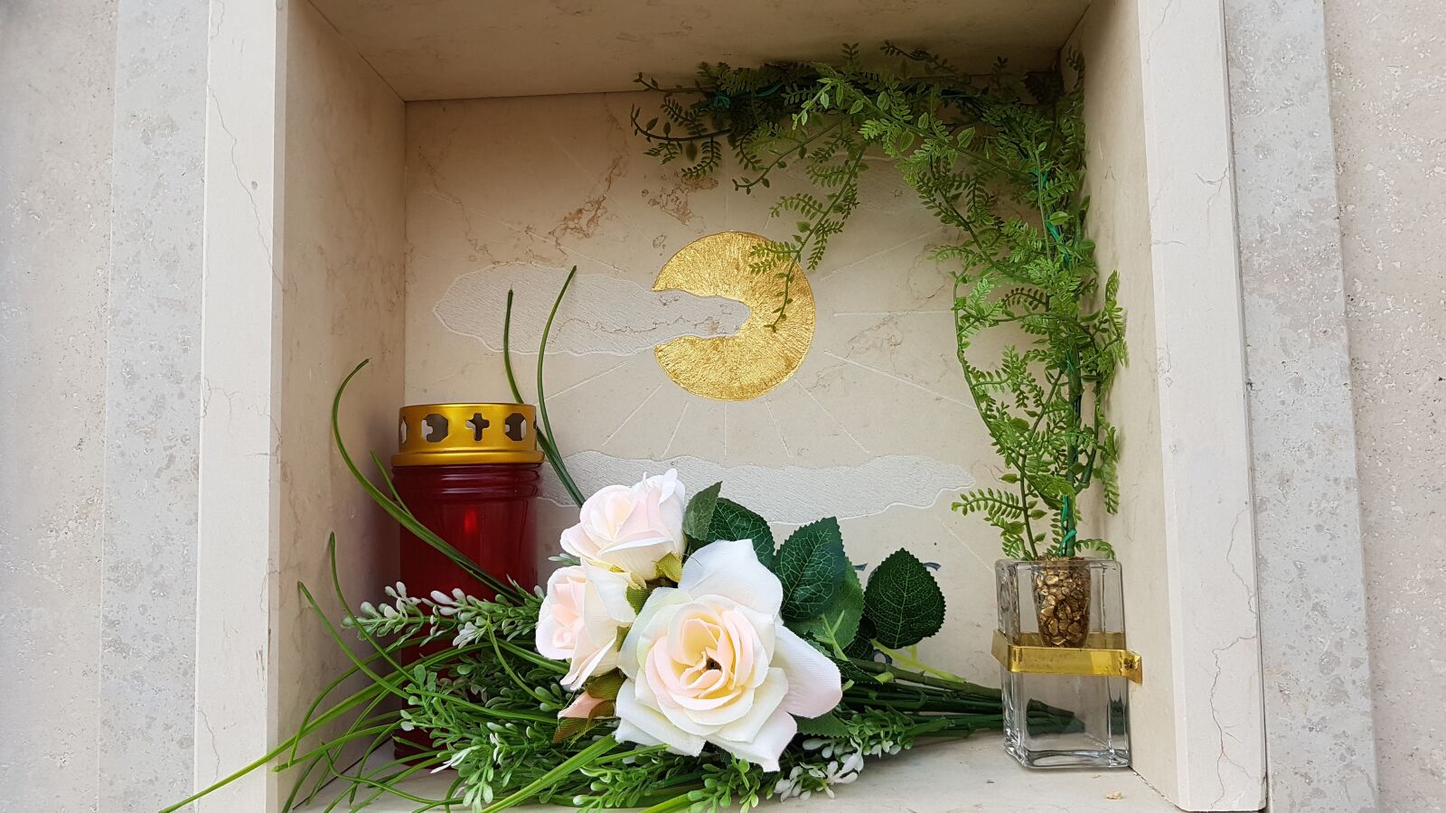 Samsung Galaxy S7 sample photo. Cemetery, urn tomb, memory photography