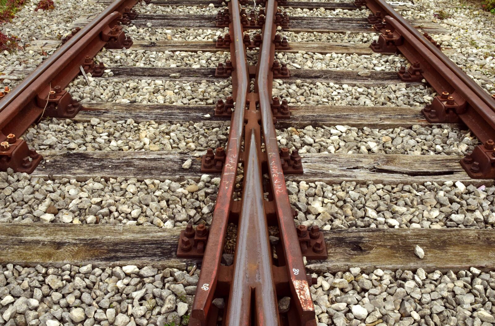 Nikon D3300 sample photo. Ground, daylight, outdoor, steel photography