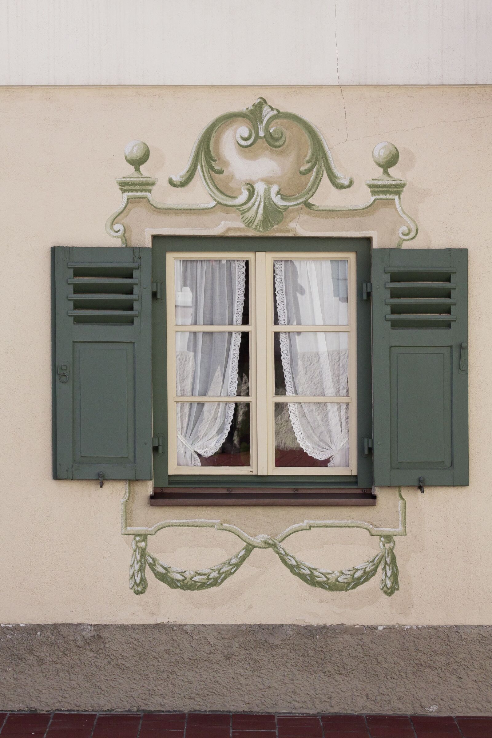 Canon EOS 50D sample photo. House, window, ornament photography