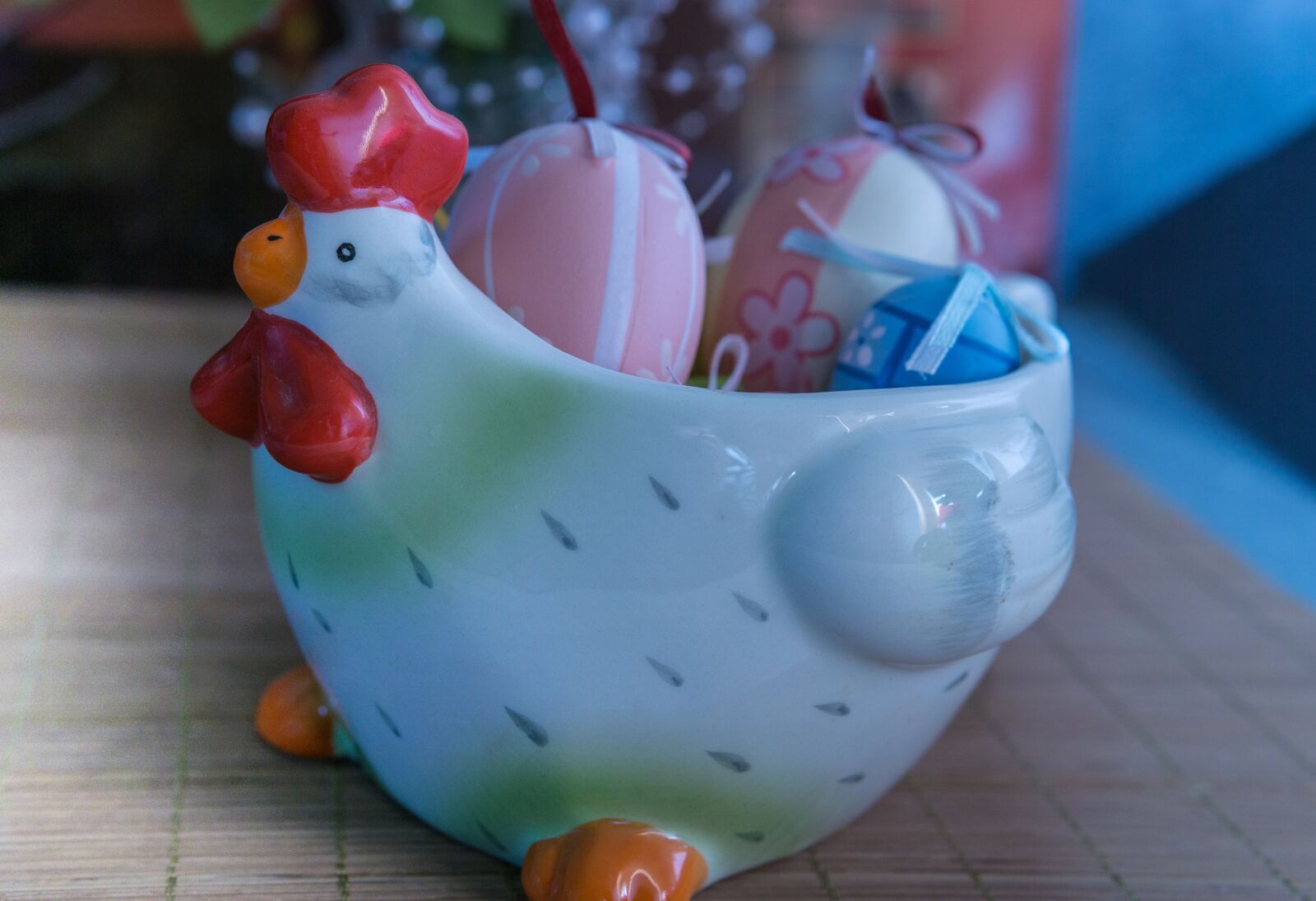 Sony a6000 sample photo. Happy easter, egg, hen photography