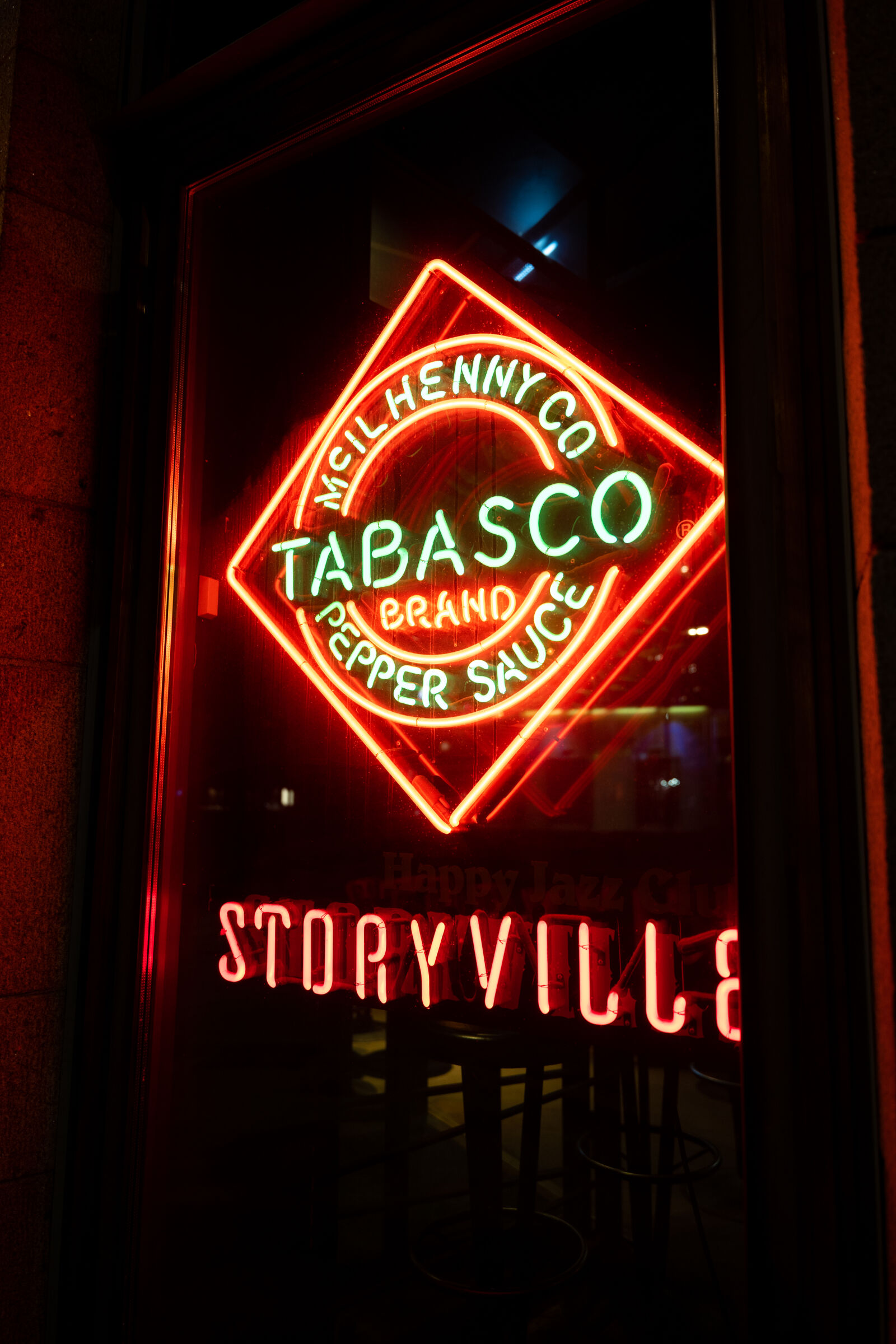 Leica SL2-S sample photo. Neon sign bar photography