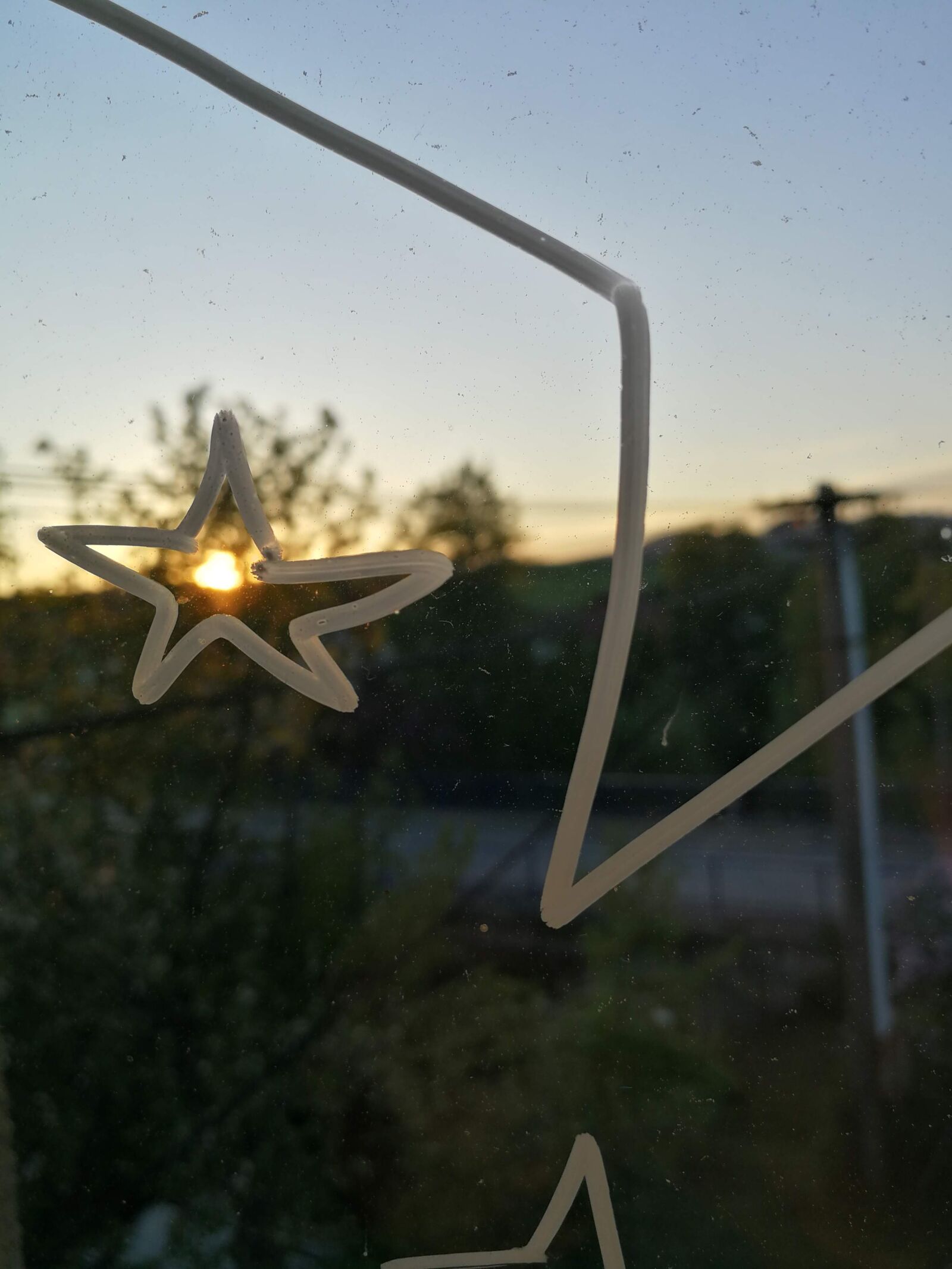 HUAWEI P10 sample photo. Window, stars, sunset photography