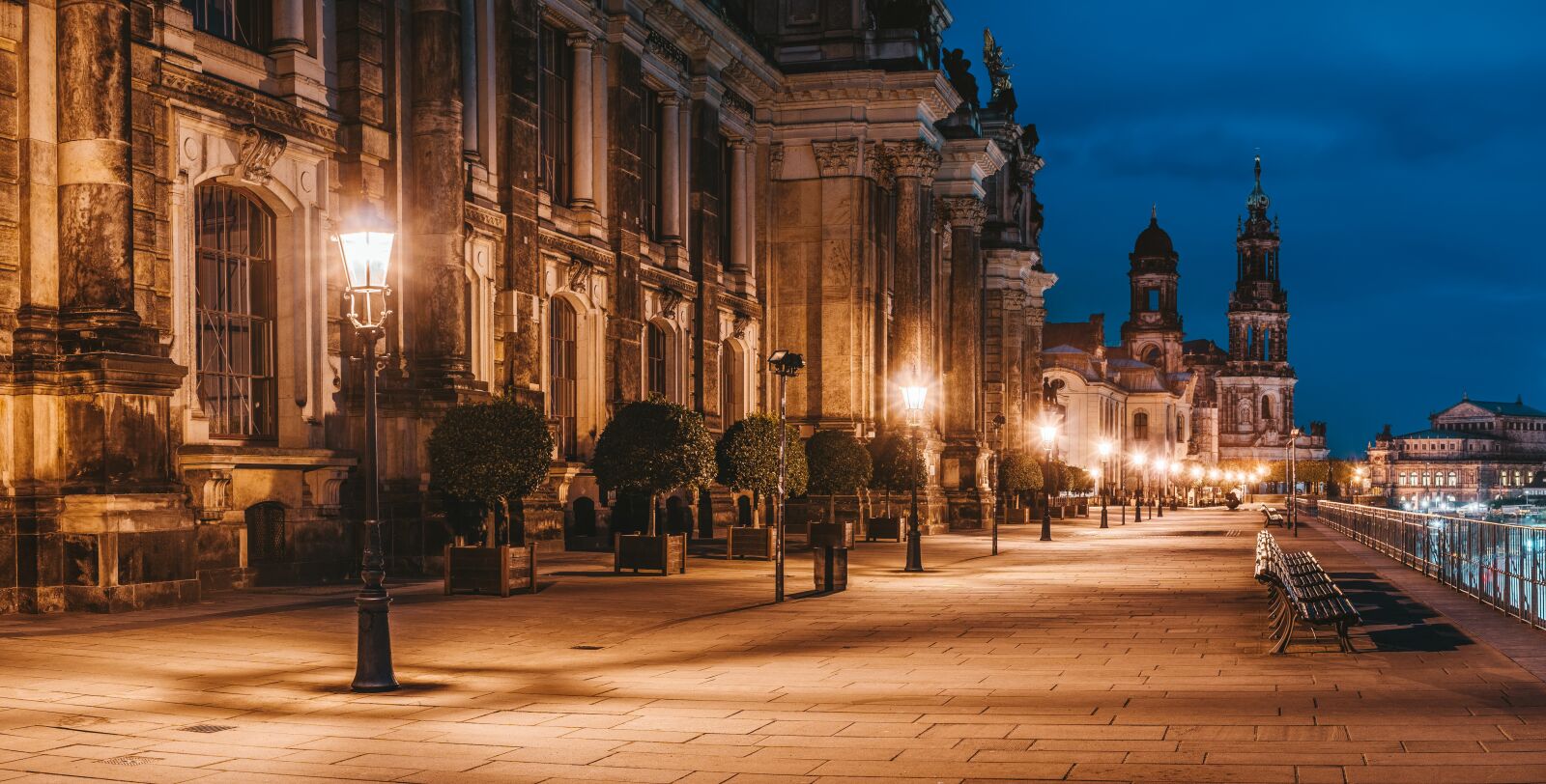 Sony a6300 + Sigma 30mm F2.8 EX DN sample photo. Dresden, elbpanorama, historic center photography