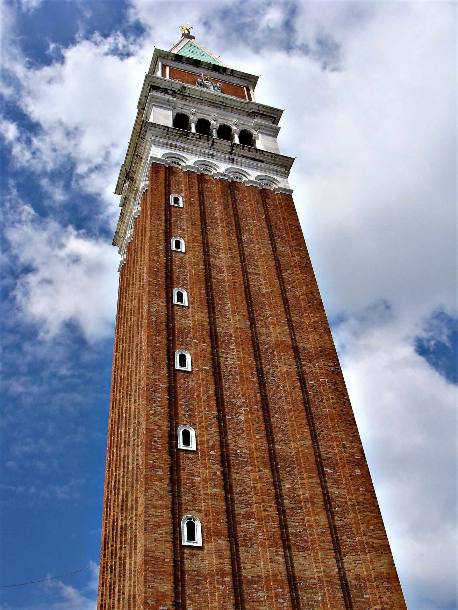 Sony DSC-H3 sample photo. The bell tower, the photography