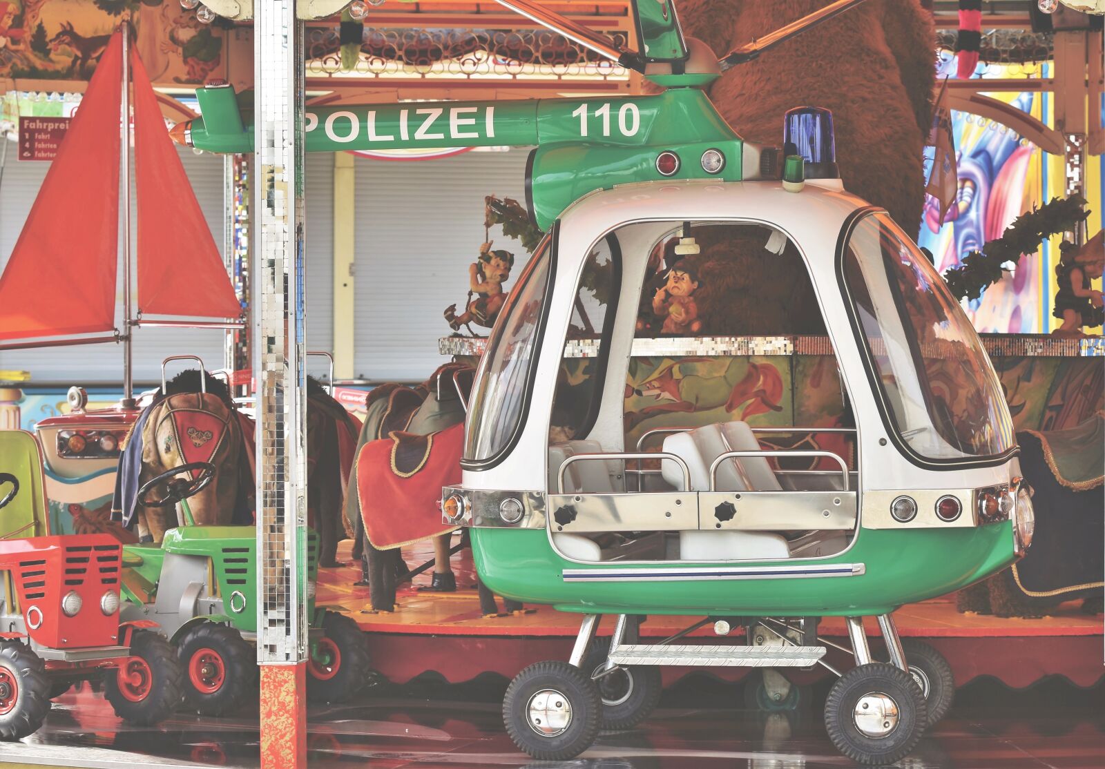 Nikon D7200 sample photo. Carousel, helicopter, folk festival photography