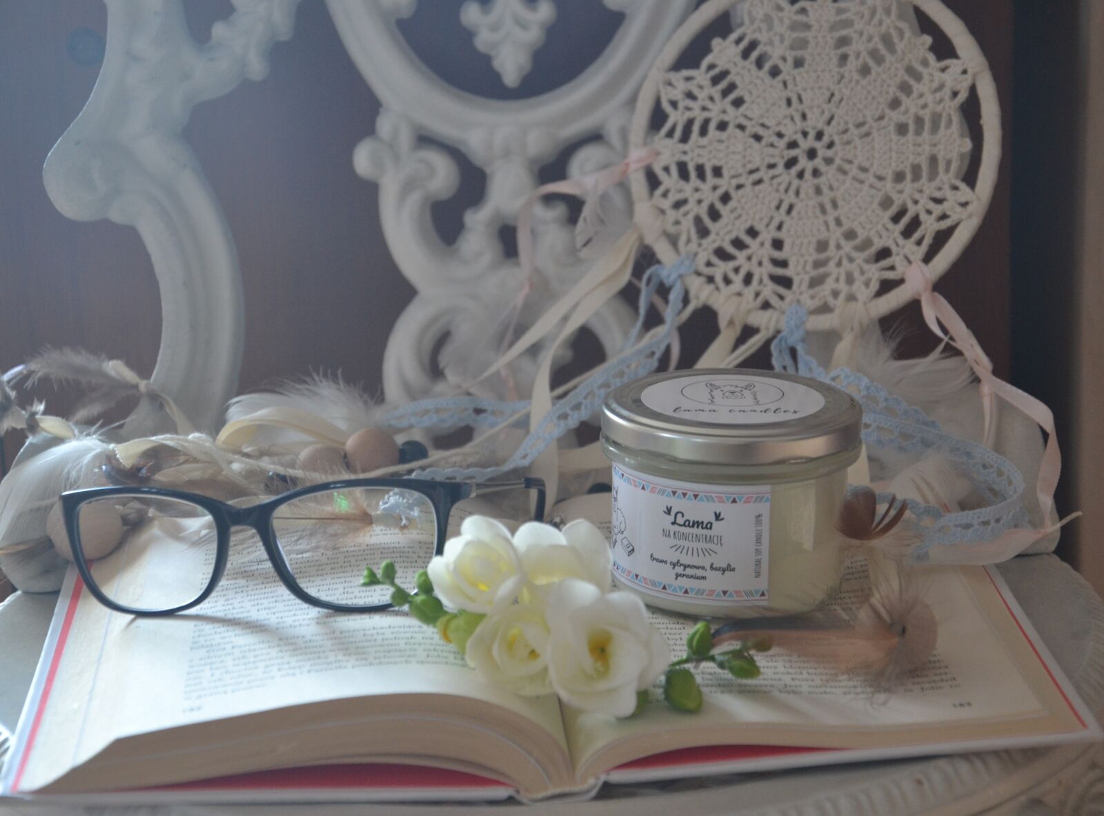 Nikon D3100 sample photo. Candles, flowers, boho photography