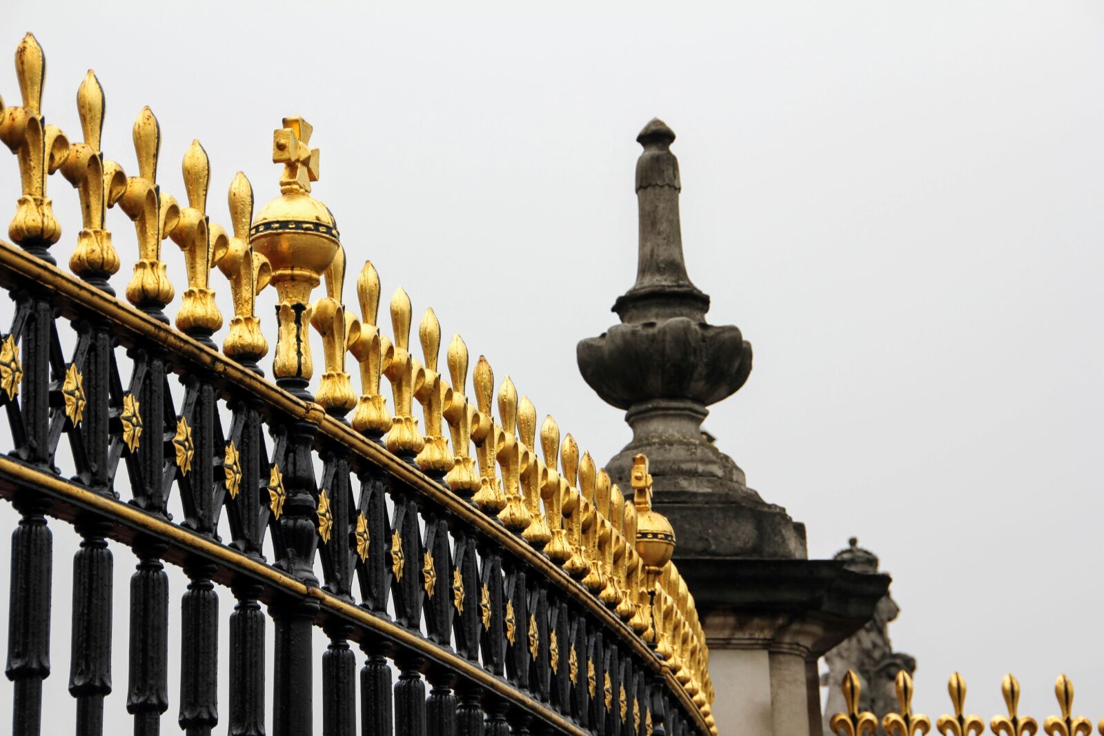 Canon EOS 60D sample photo. London, buckingham palace, detail photography