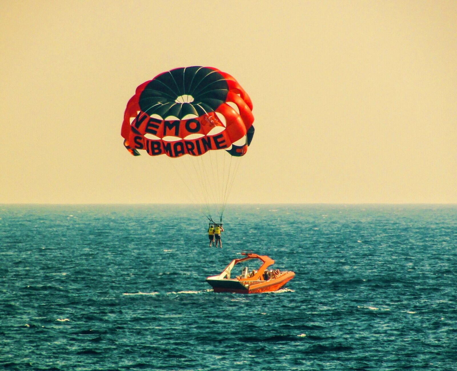 Canon PowerShot SX400 IS sample photo. Paragliding, sea sport, fly photography