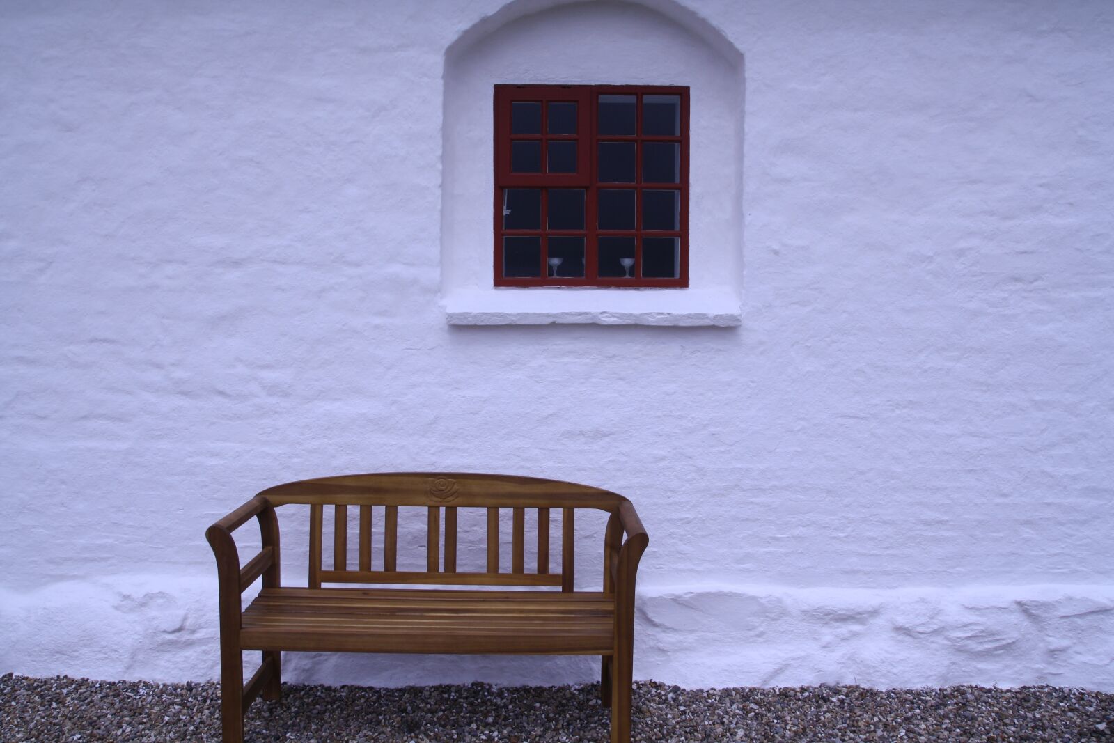 Canon EOS 1000D (EOS Digital Rebel XS / EOS Kiss F) sample photo. Bank, church, sit photography