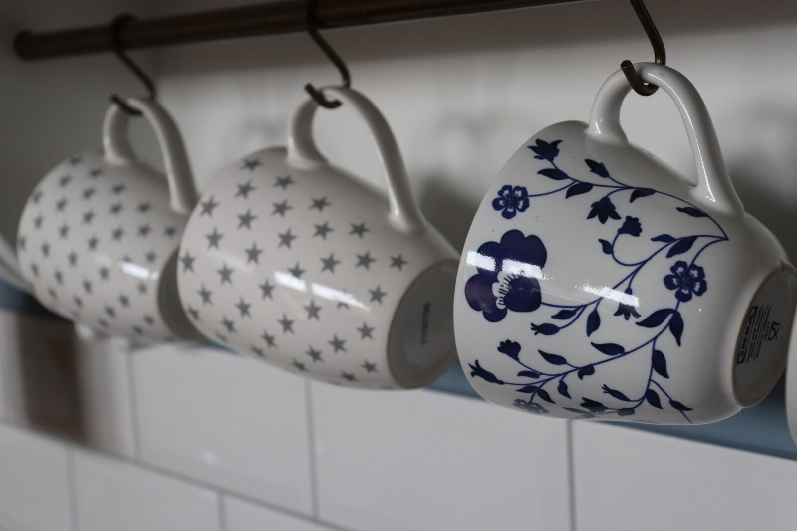 Canon EOS 200D (EOS Rebel SL2 / EOS Kiss X9) sample photo. Mug, mugs, ceramics photography