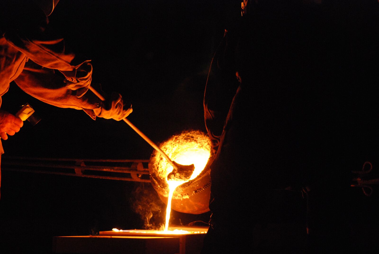 Nikon D80 sample photo. Pour, iron pour, molten photography