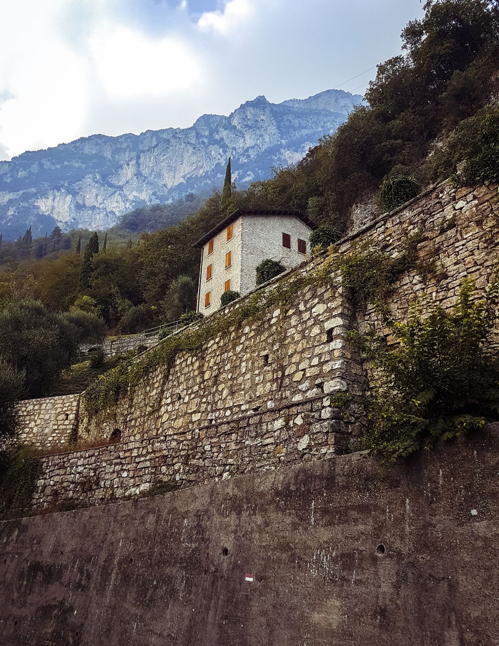 Samsung Galaxy S7 Edge sample photo. Bergdorf, garda, mountains photography
