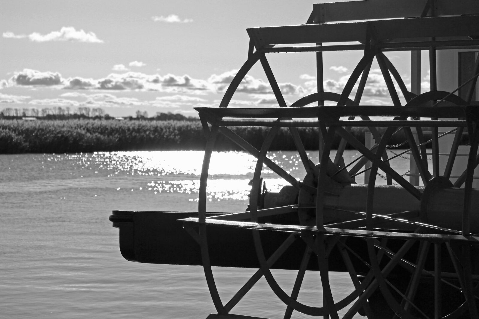 Canon EF-S 55-250mm F4-5.6 IS STM sample photo. Paddle steamer, ship, steamboat photography