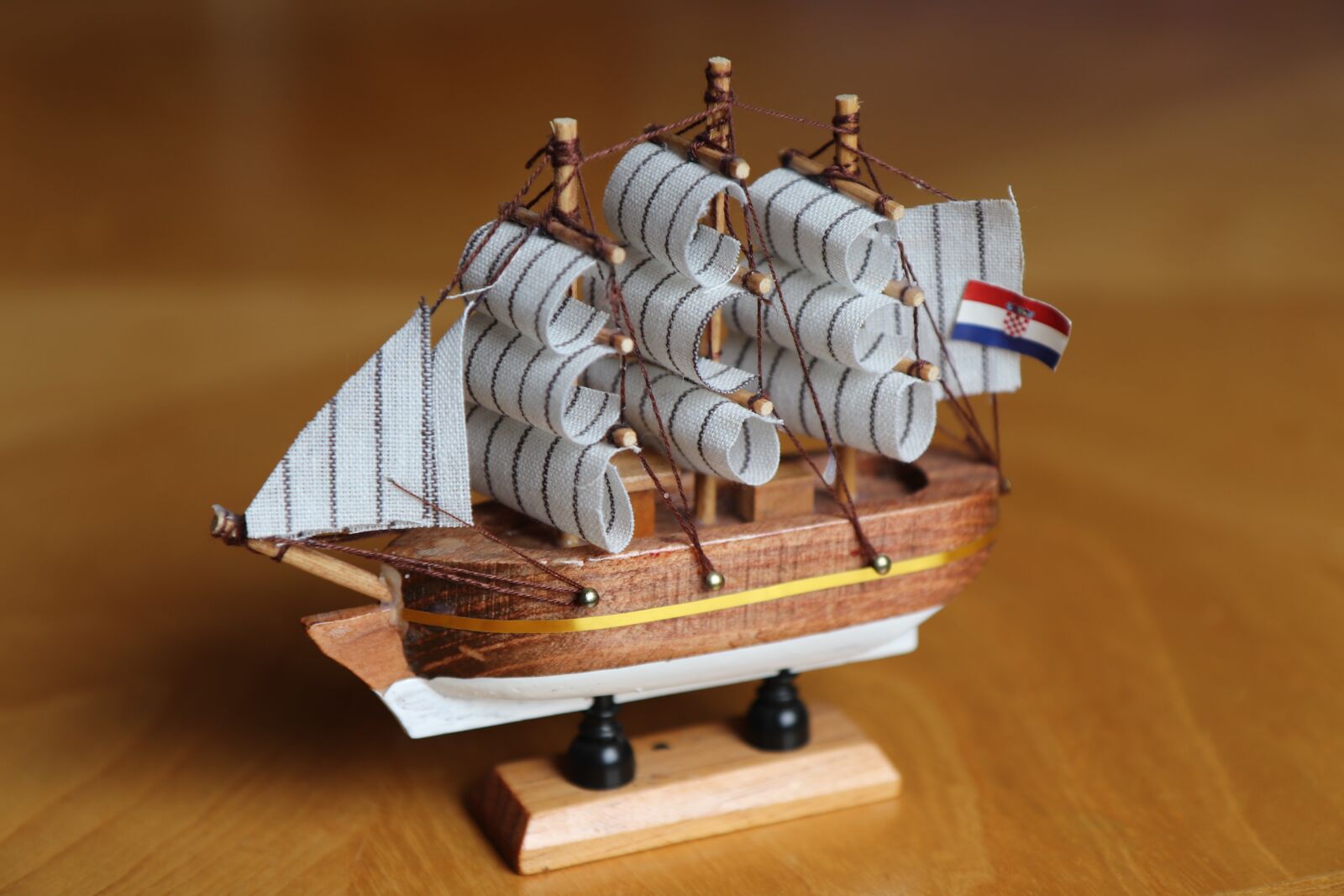 Canon EOS 800D (EOS Rebel T7i / EOS Kiss X9i) sample photo. Sailing vessel, ship, model photography