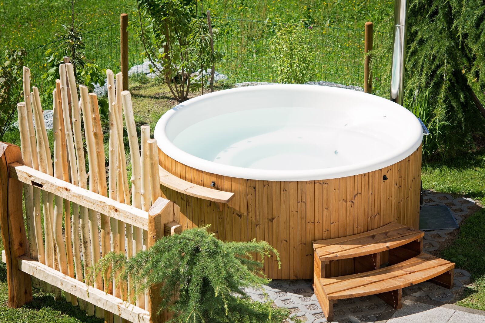Nikon D7100 sample photo. Whirlpool, hot tub, garden photography