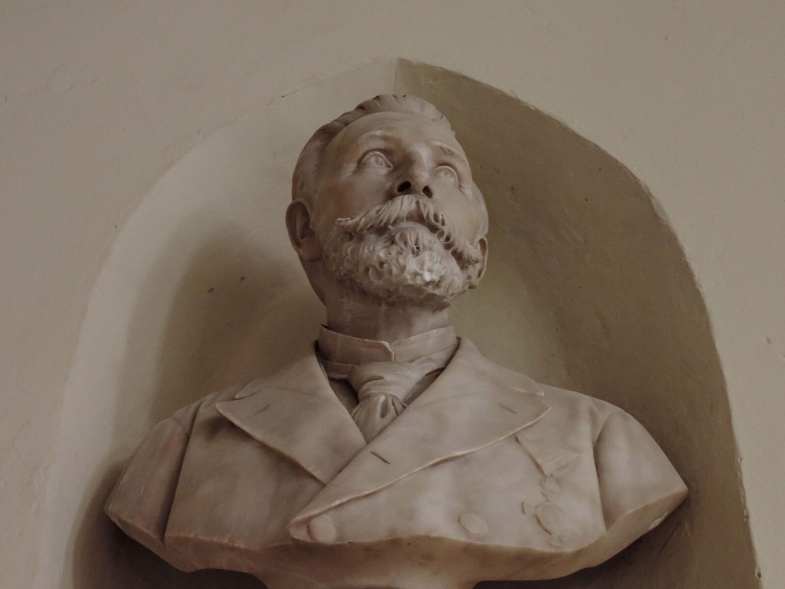 Nikon Coolpix P520 sample photo. Bust, sculpture, portrait, art photography