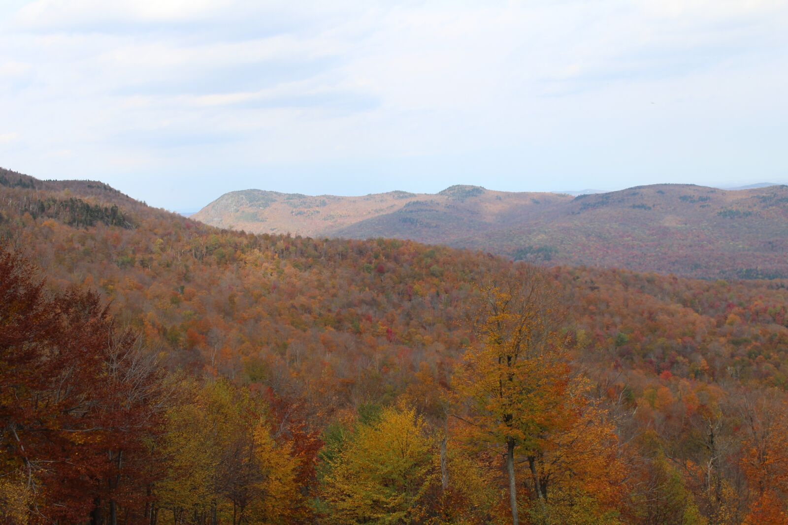 Canon EOS 1200D (EOS Rebel T5 / EOS Kiss X70 / EOS Hi) sample photo. Mountain, fall, season photography