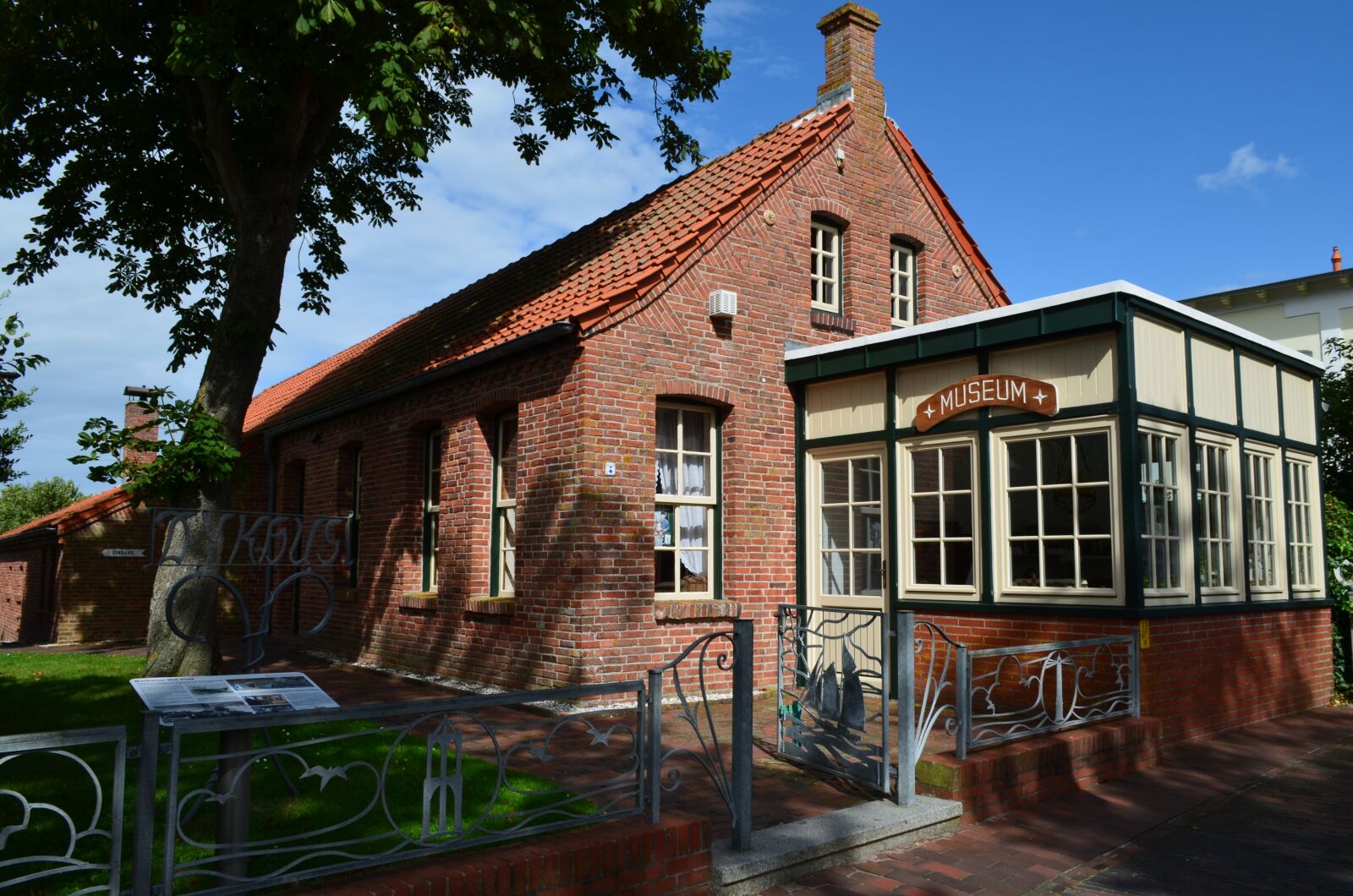 Nikon D5100 sample photo. Borkum, museum, building photography