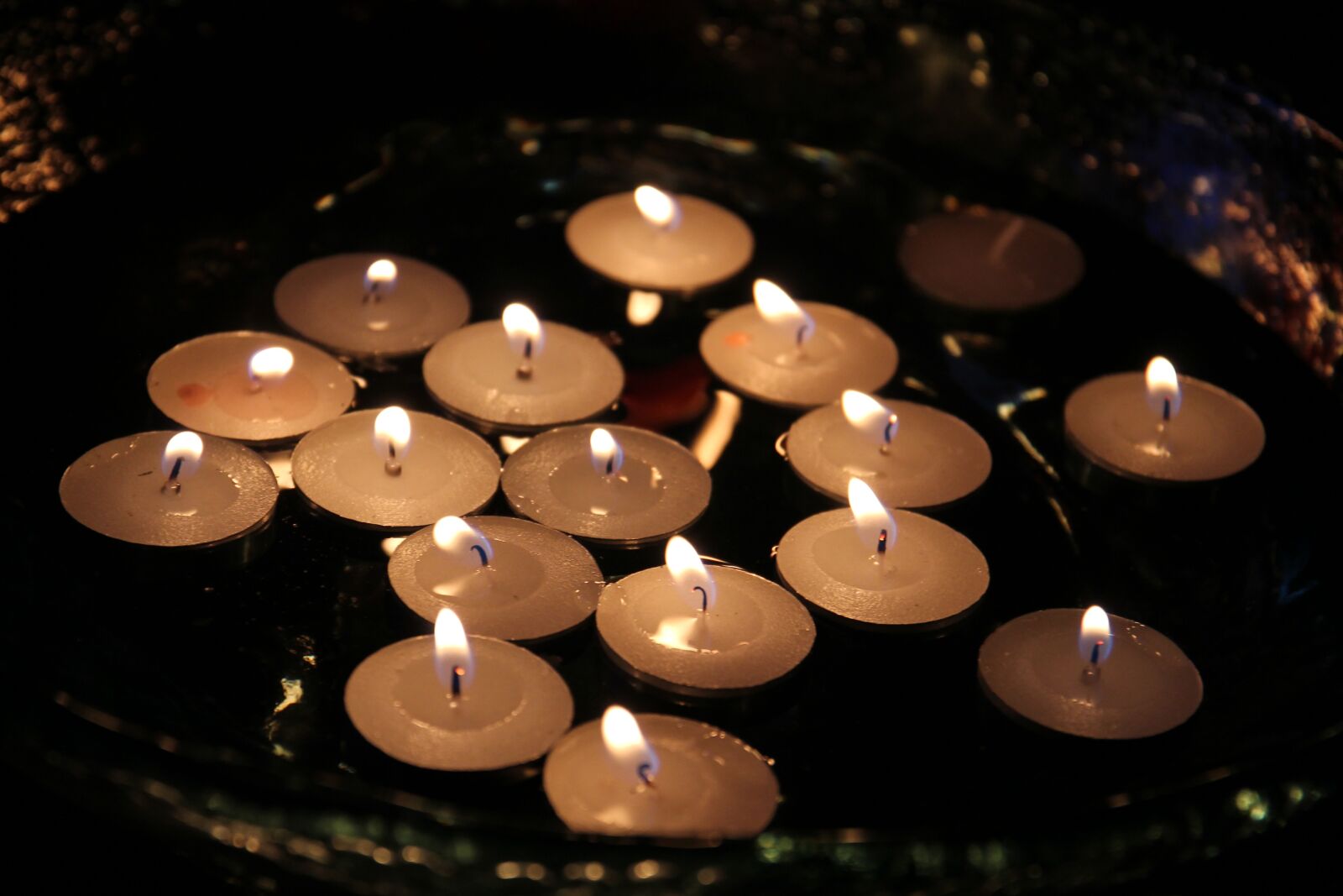 Canon EOS 1100D (EOS Rebel T3 / EOS Kiss X50) sample photo. Candle, fire, light photography