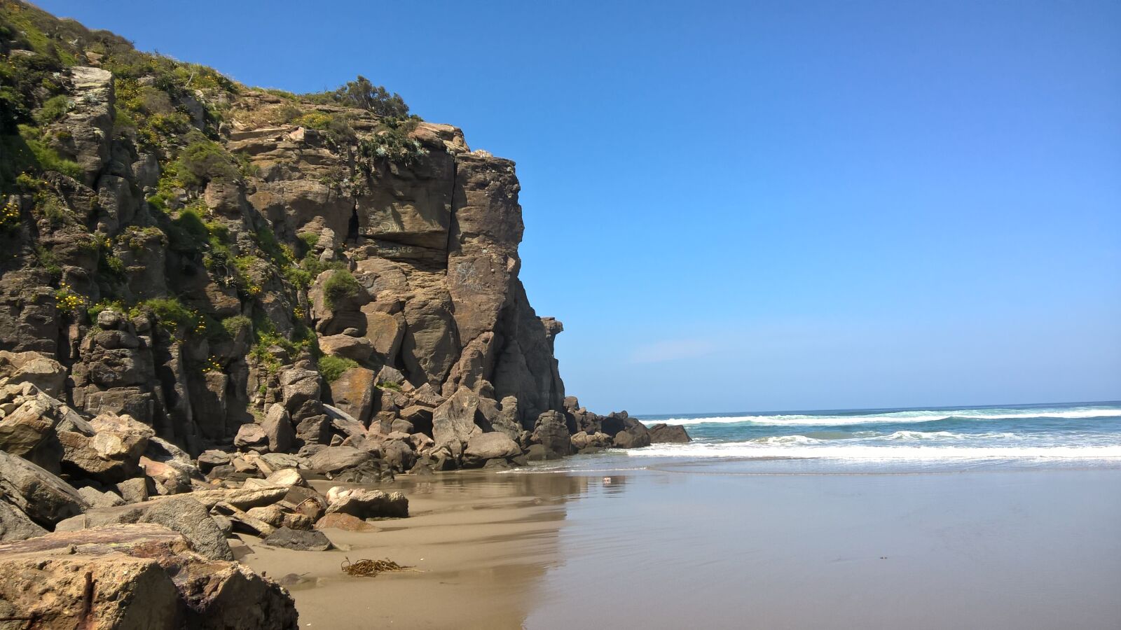 Microsoft Lumia 640 XL sample photo. Beach, rock, sea, stone photography