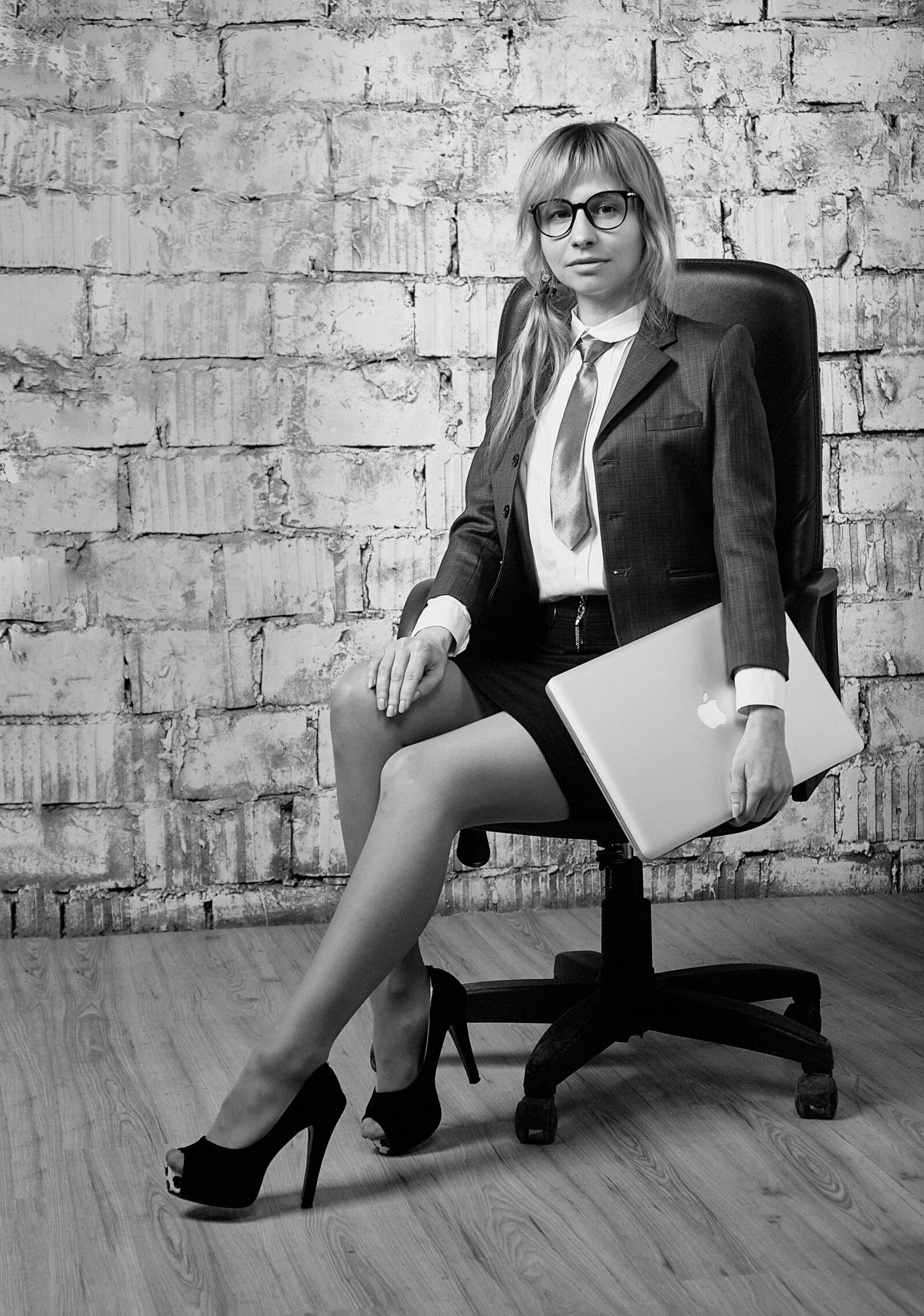 Canon EOS 5D Mark II sample photo. Office, dress code, manager photography
