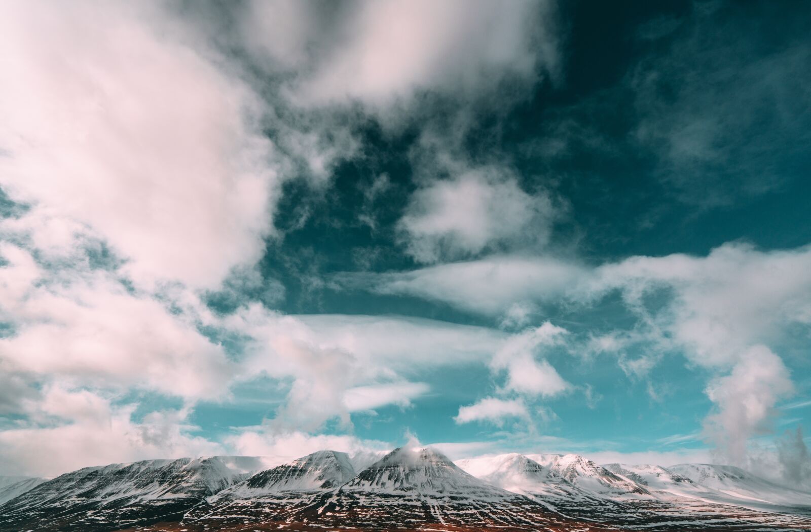 Sony Vario-Tessar T* FE 16-35mm F4 ZA OSS sample photo. Mountains, clouds, sky photography