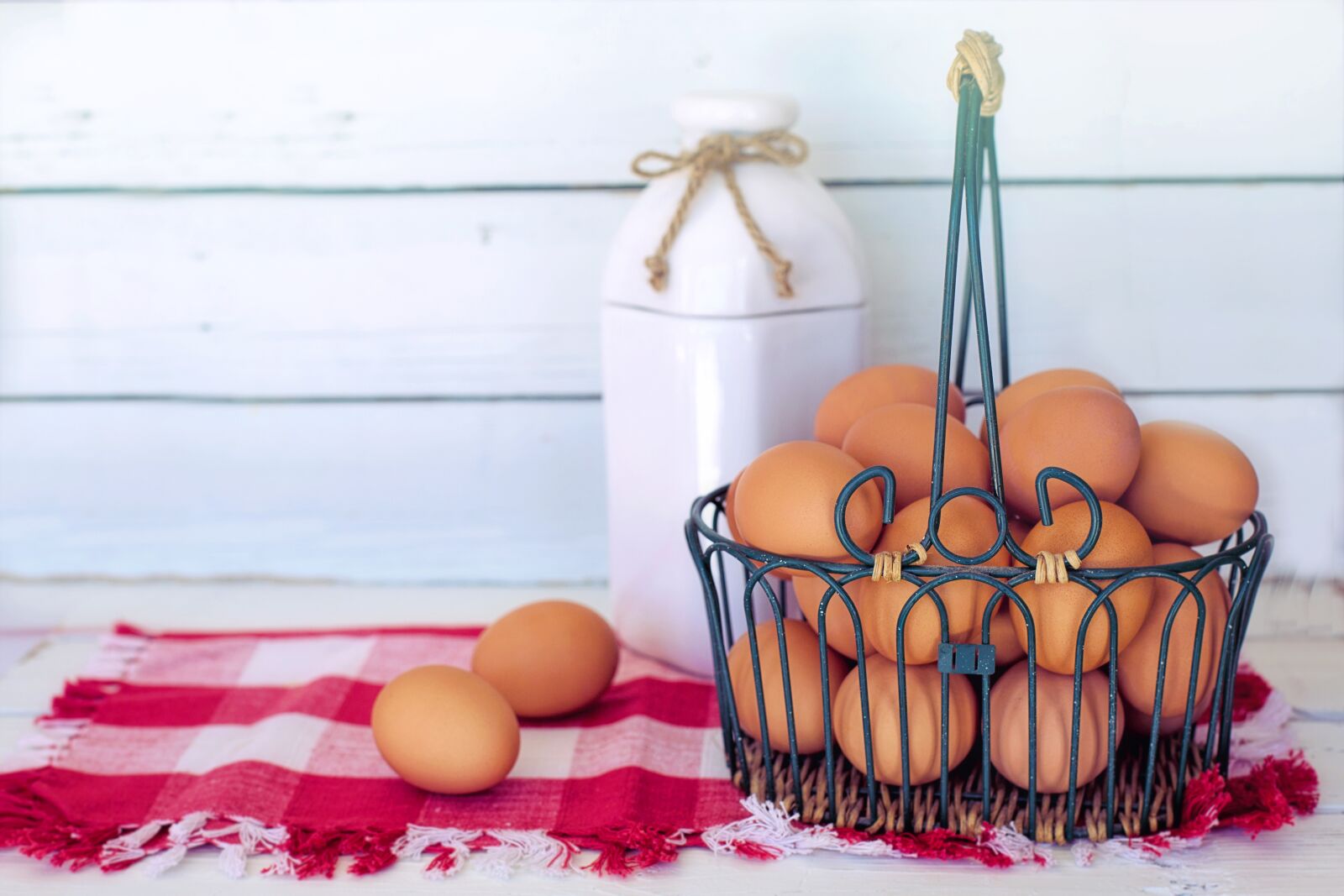 Canon EF 50mm F1.4 USM sample photo. Brown eggs, breakfast, nutrition photography