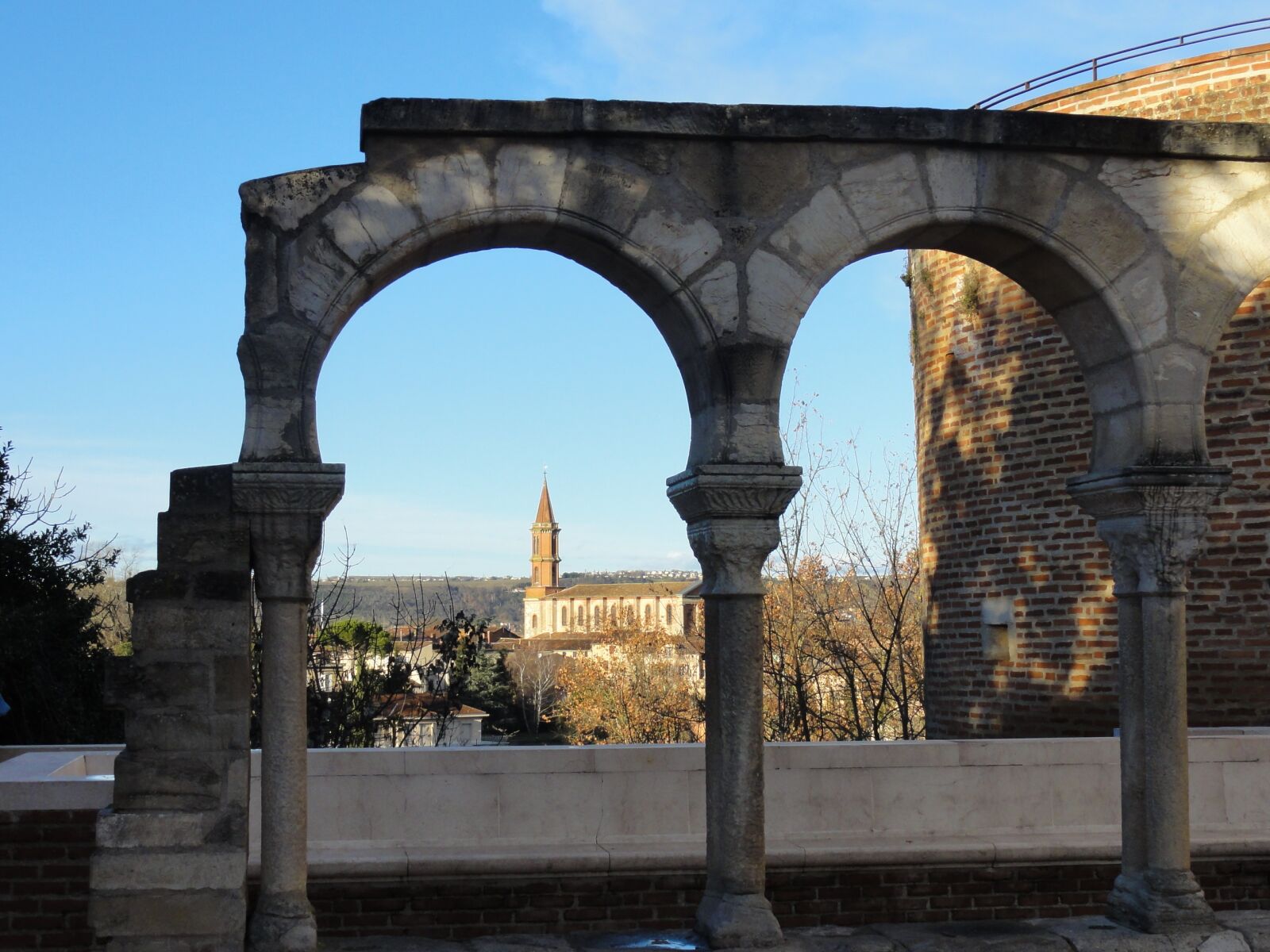 Sony DSC-HX5V sample photo. Arabesque, bridge, architecture photography