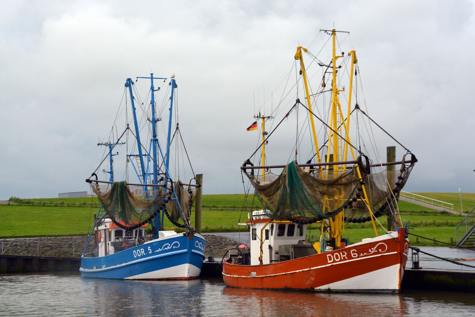 Nikon D5200 sample photo. Shrimp, ship, north sea photography