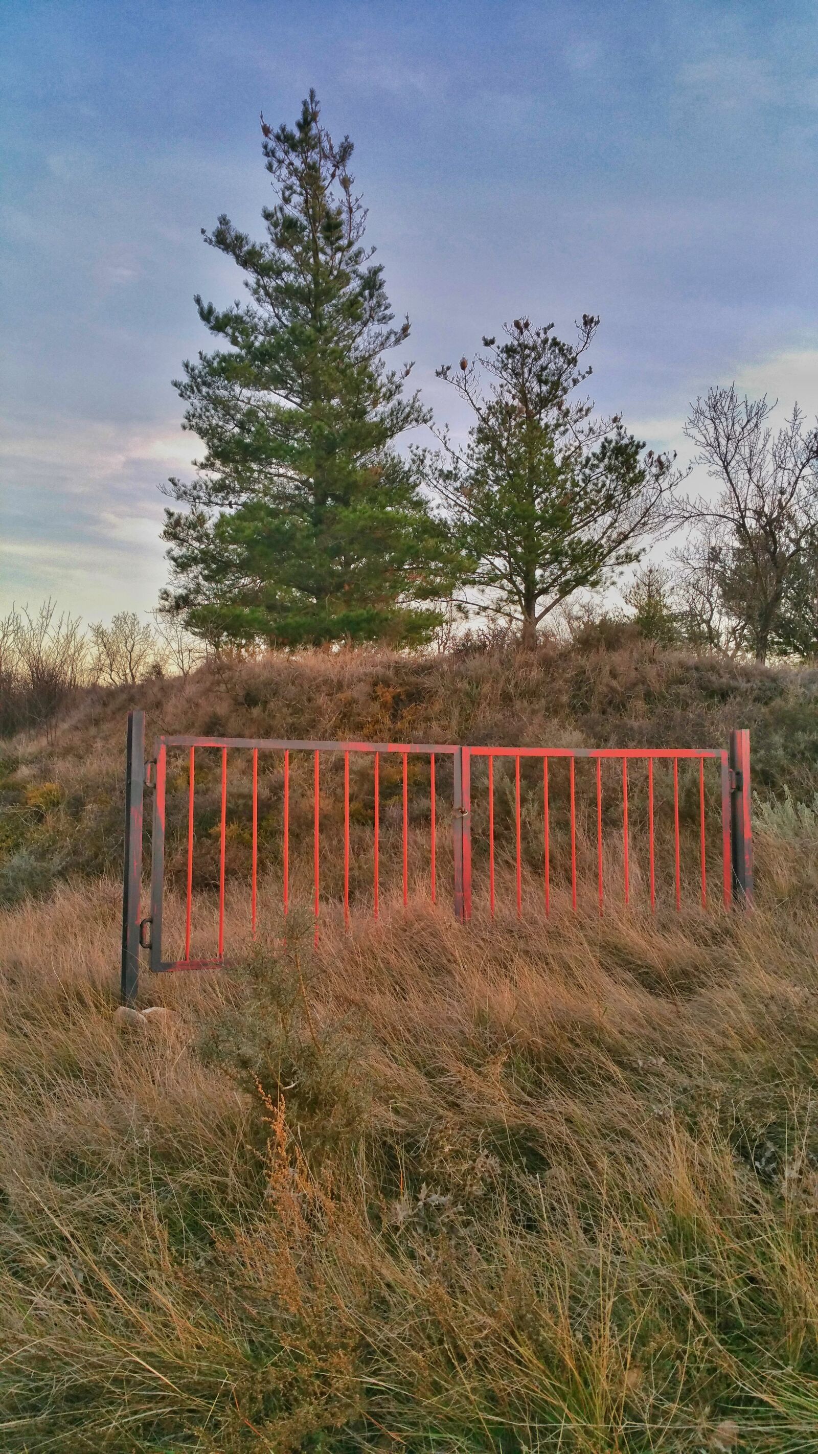 Samsung Galaxy Note4 sample photo. Door, mount, limit photography