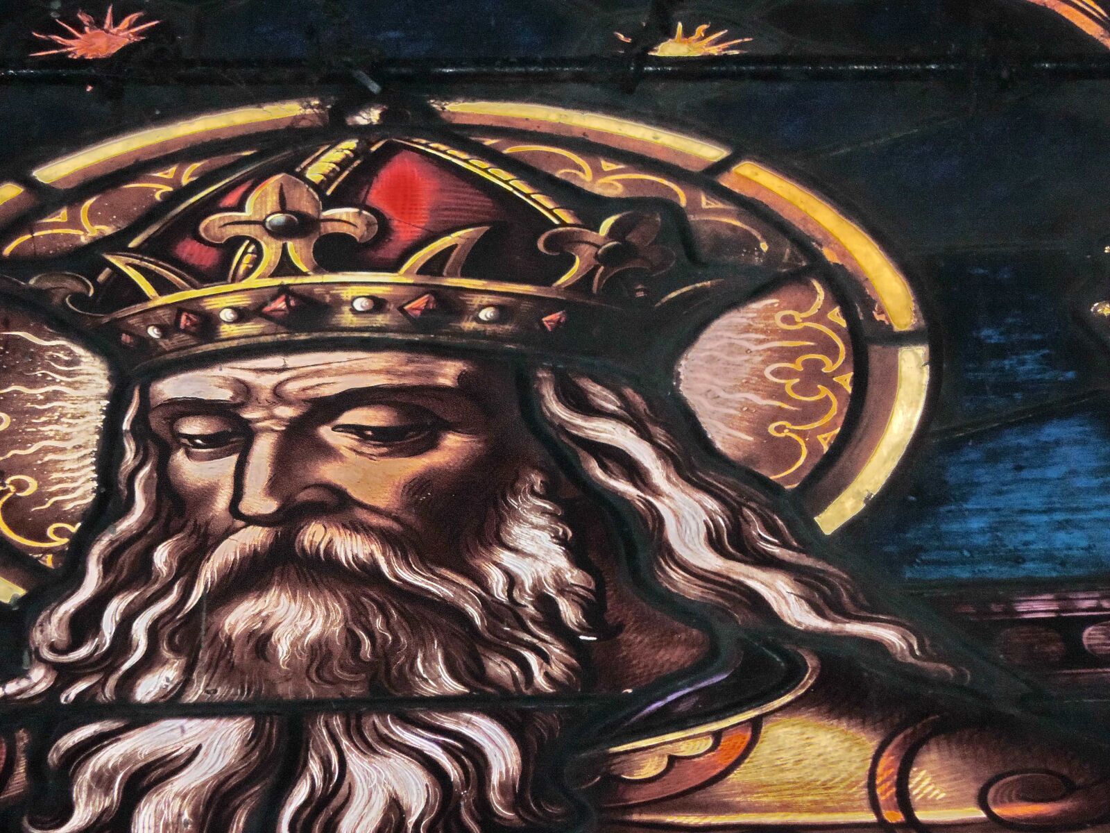 Nikon Coolpix P520 sample photo. Heraldry, king, medieval, stained photography