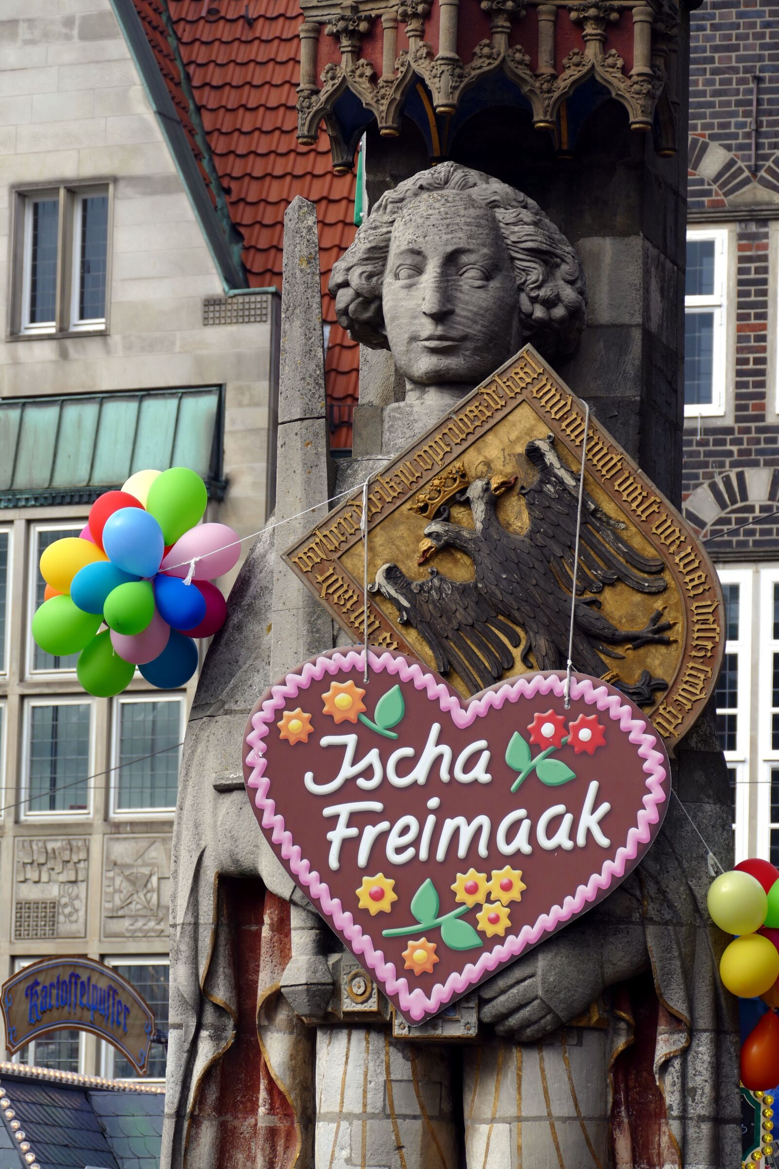 Panasonic Lumix DMC-FZ1000 sample photo. Bremen, historic center, historically photography