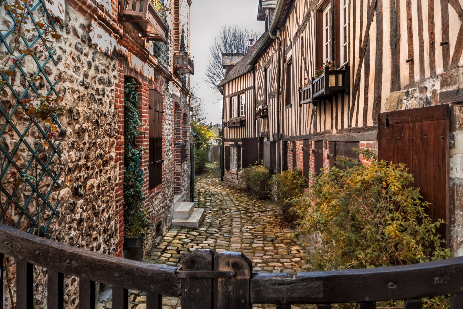Canon EOS 60D sample photo. Honfleur, france, city photography